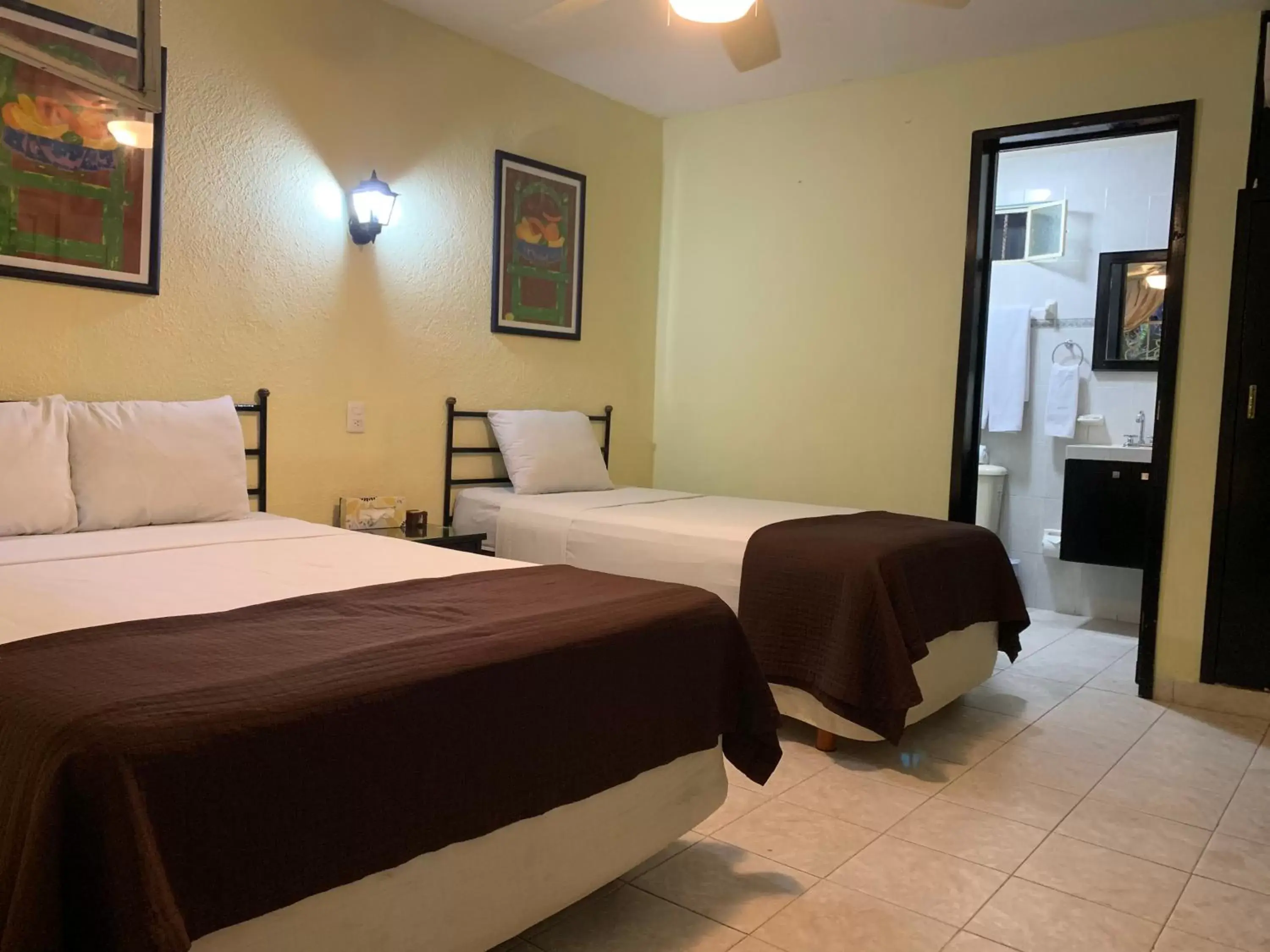 Family Room in Hotel Santa Ana Family Room in Hotel Santa Ana