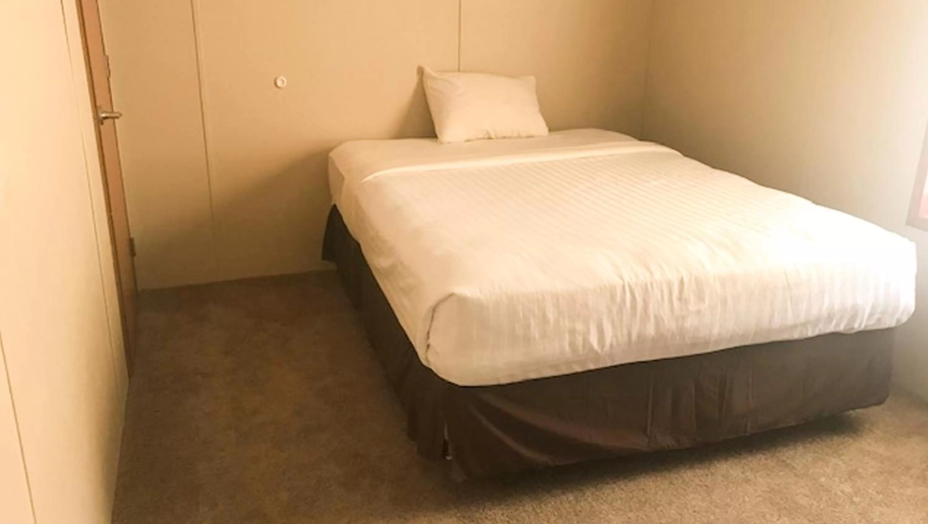 Photo of the whole room, Bed in Ticaboo Lodge