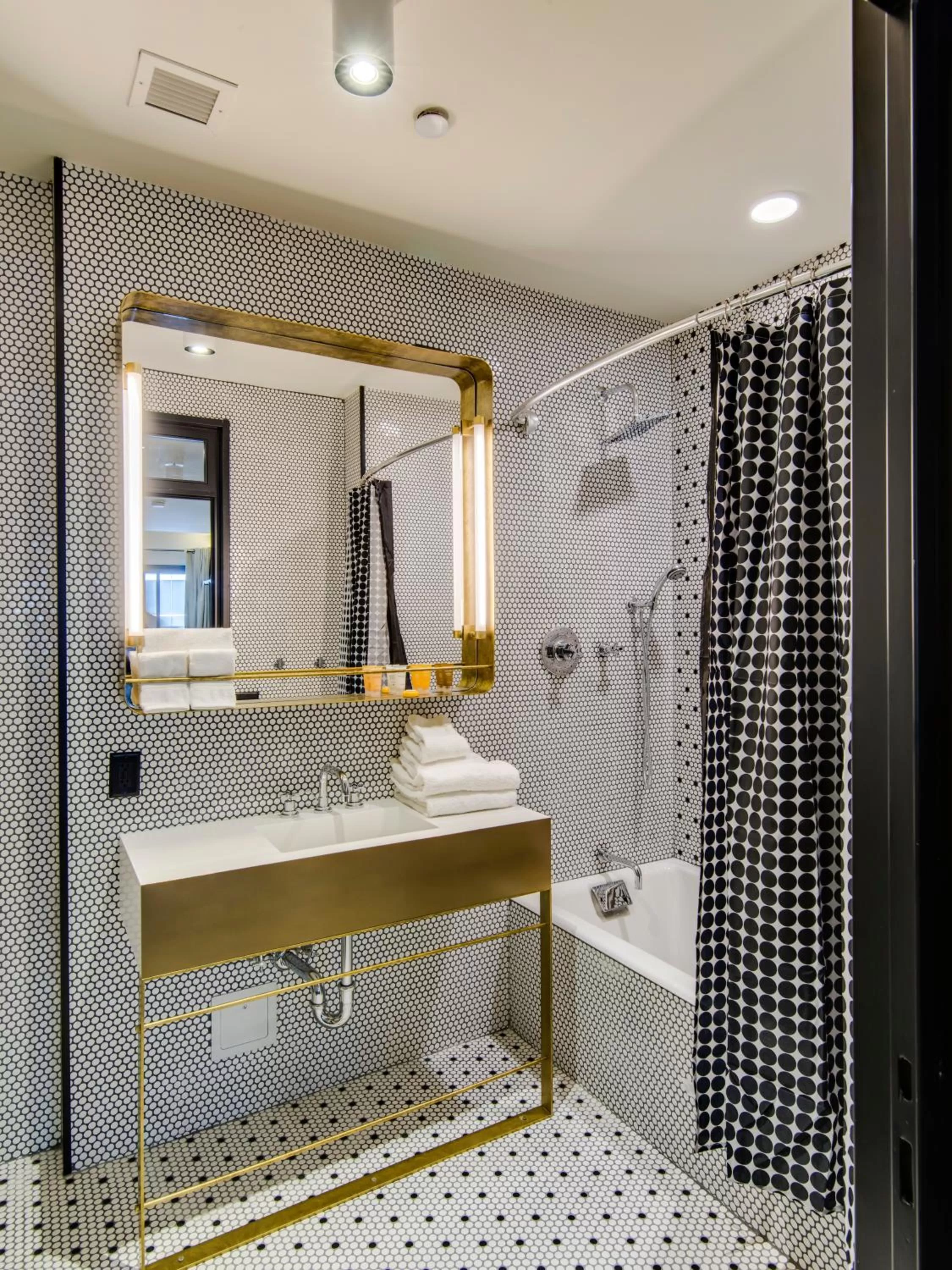 Bathroom in Hotel Shocard Broadway, Times Square