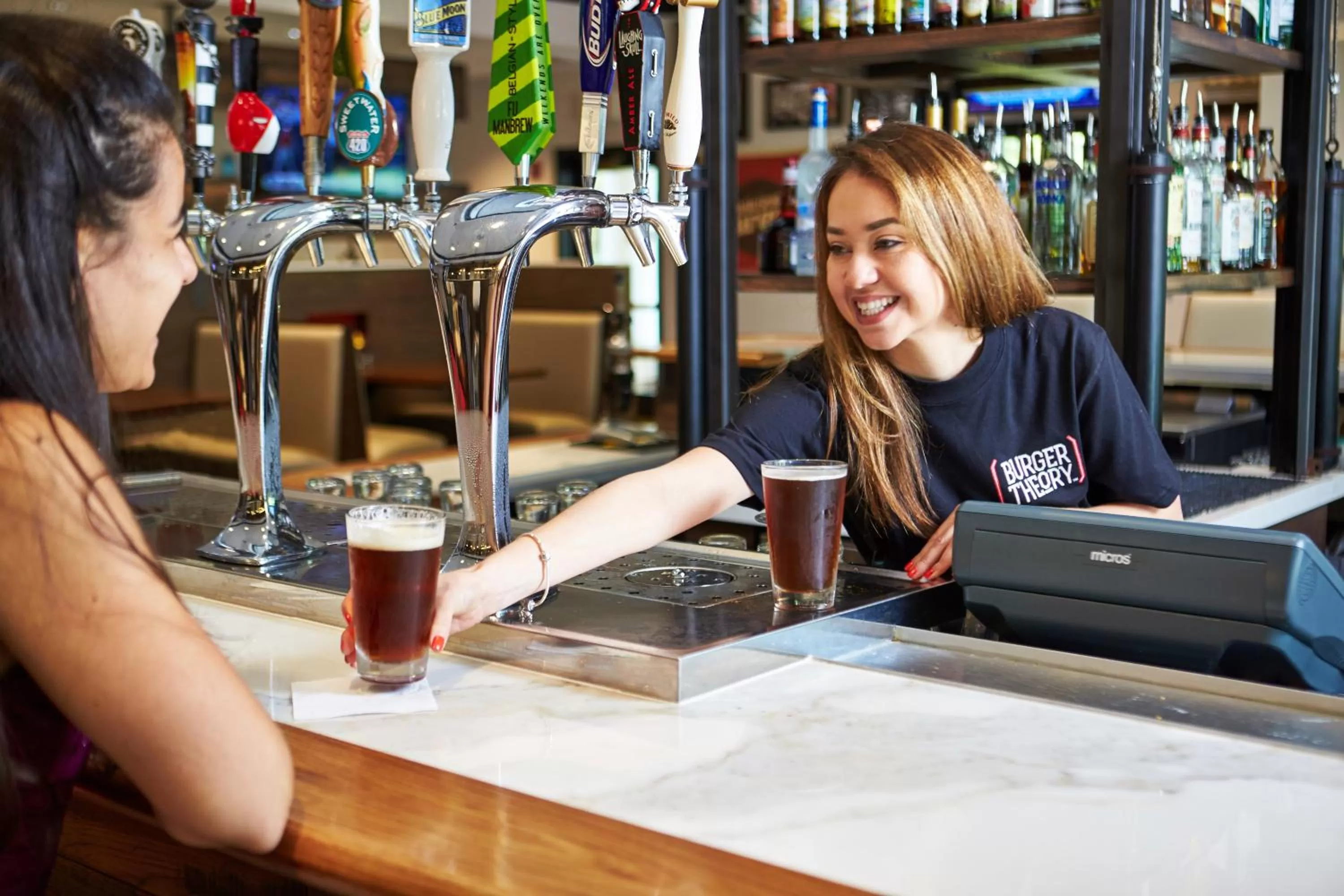 Restaurant/places to eat in Holiday Inn Indianapolis Airport by IHG