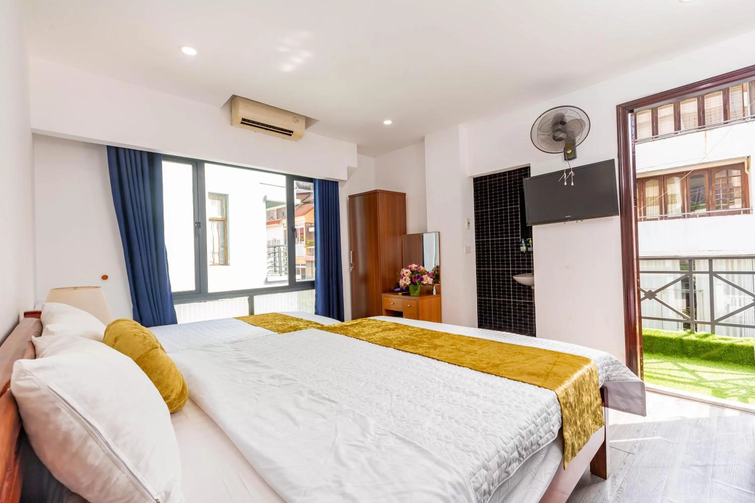 Bed in Hanoi View Legend Hotel