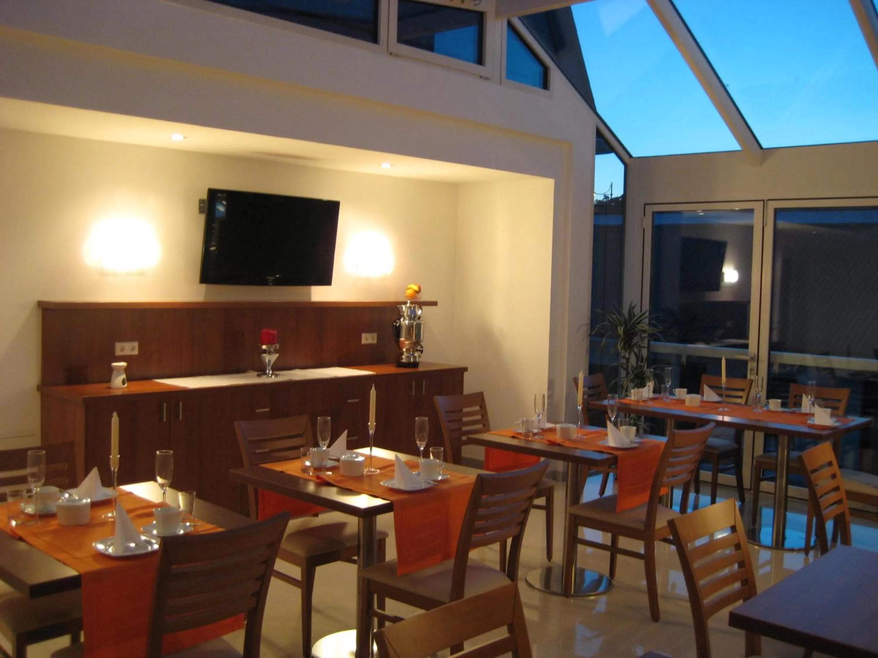 Restaurant/places to eat in City-Hotel Mödling