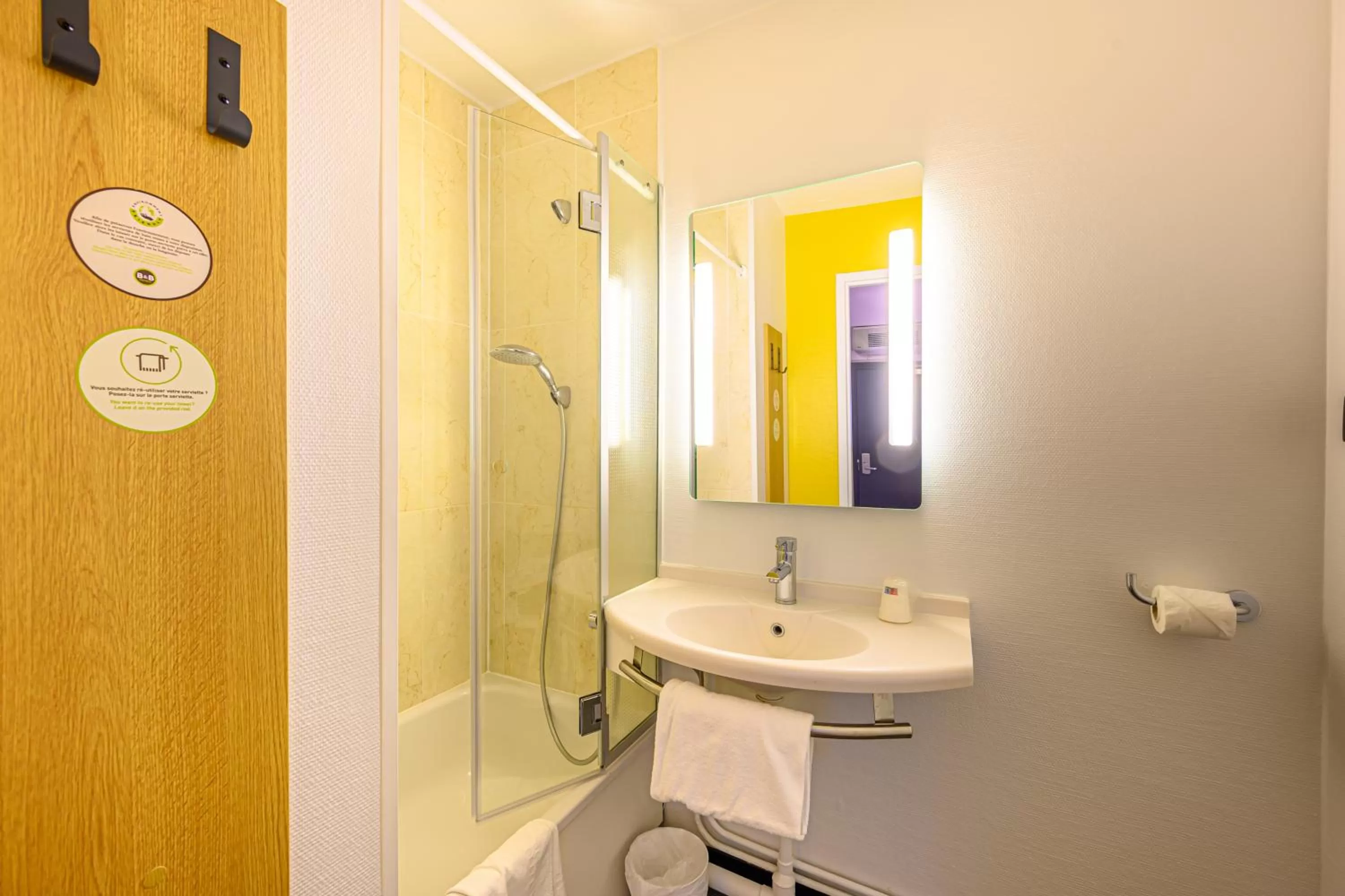 Double Room - Disability Access in B&B HOTEL Lorient Lanester