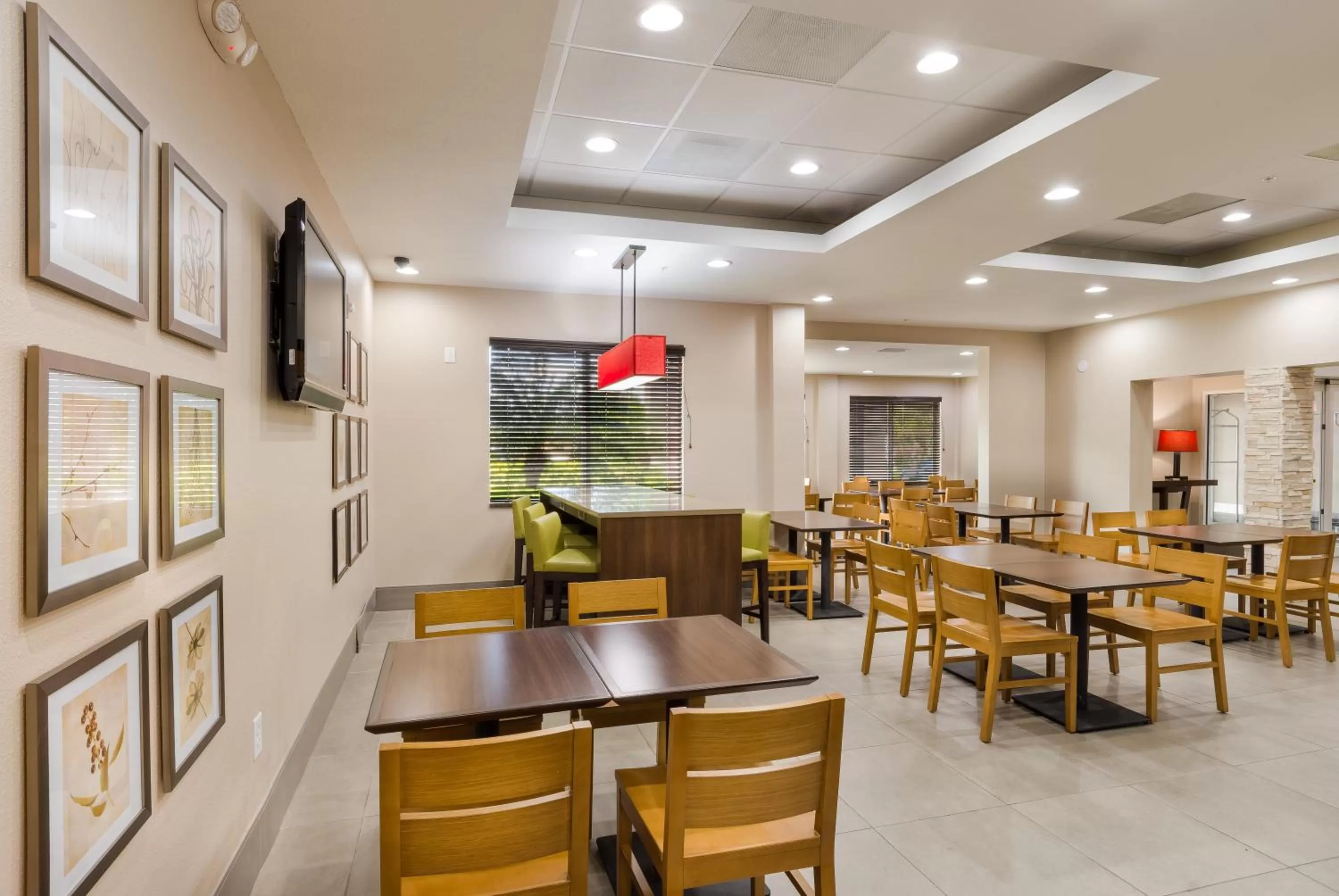Restaurant/places to eat in Country Inn & Suites by Radisson, St Petersburg - Clearwater, FL