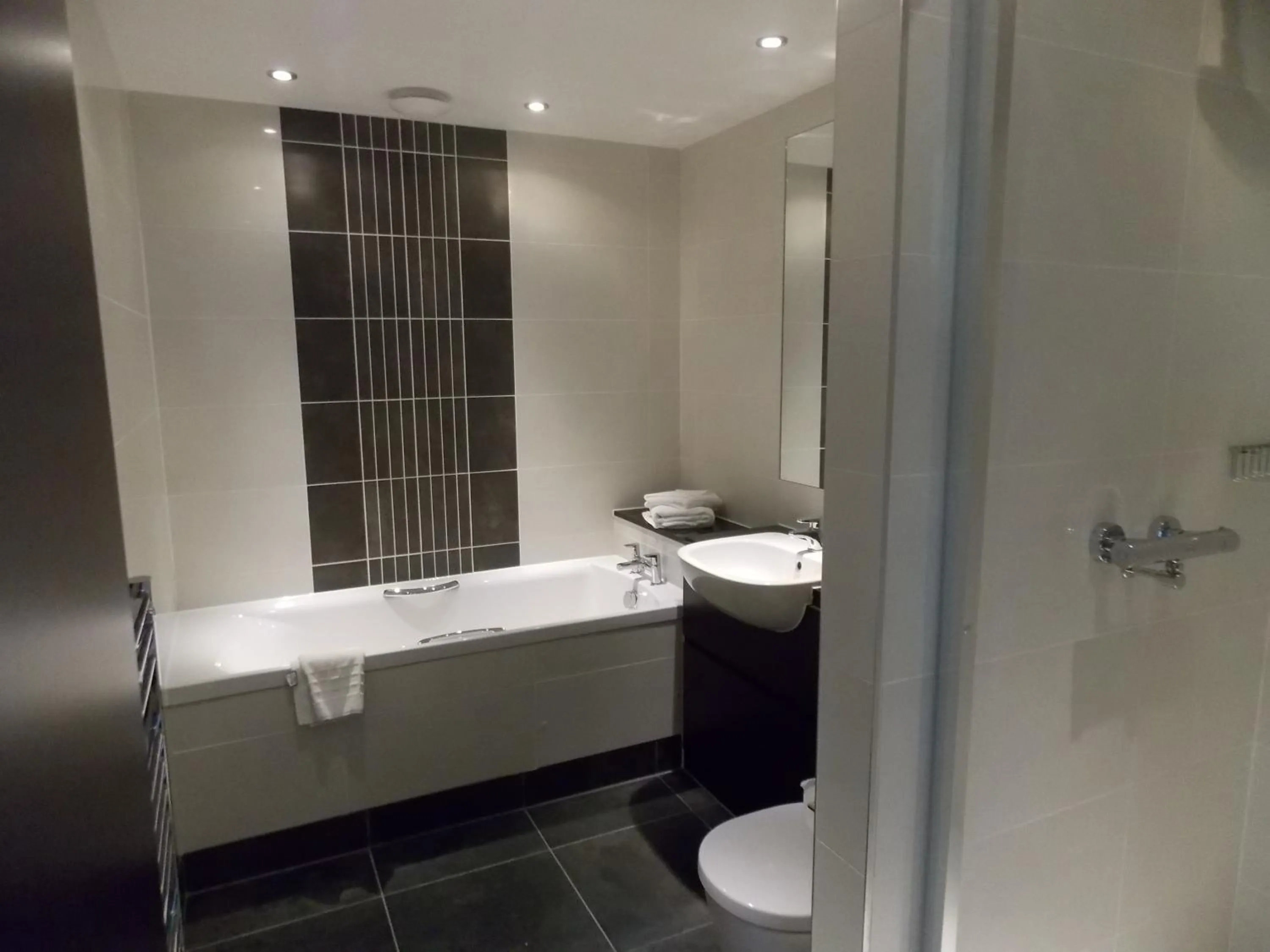 Bathroom in Best Western Plus Pinewood Manchester Airport-Wilmslow Hotel