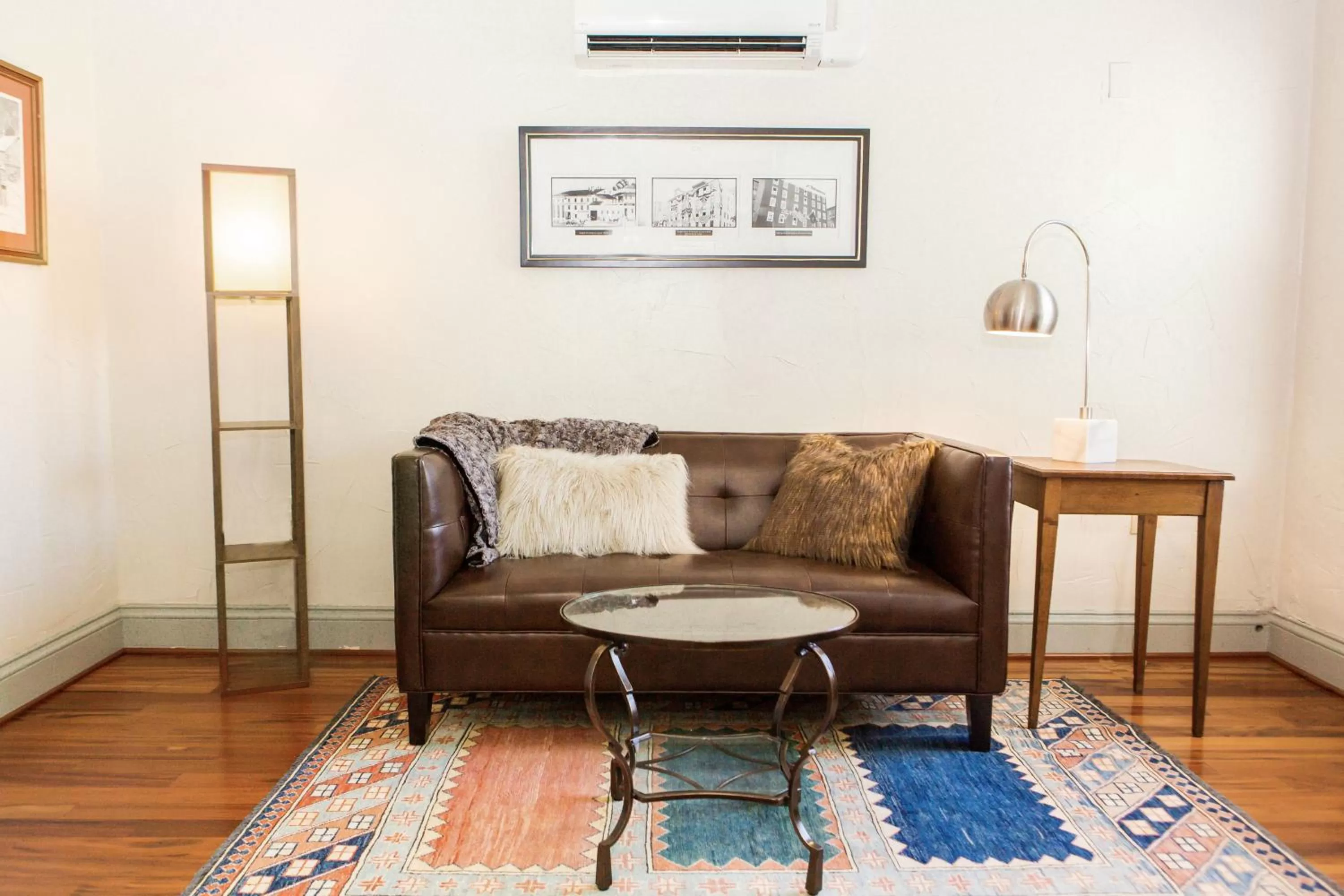 James Buchanan Hotel, Trademark Collection by Wyndham