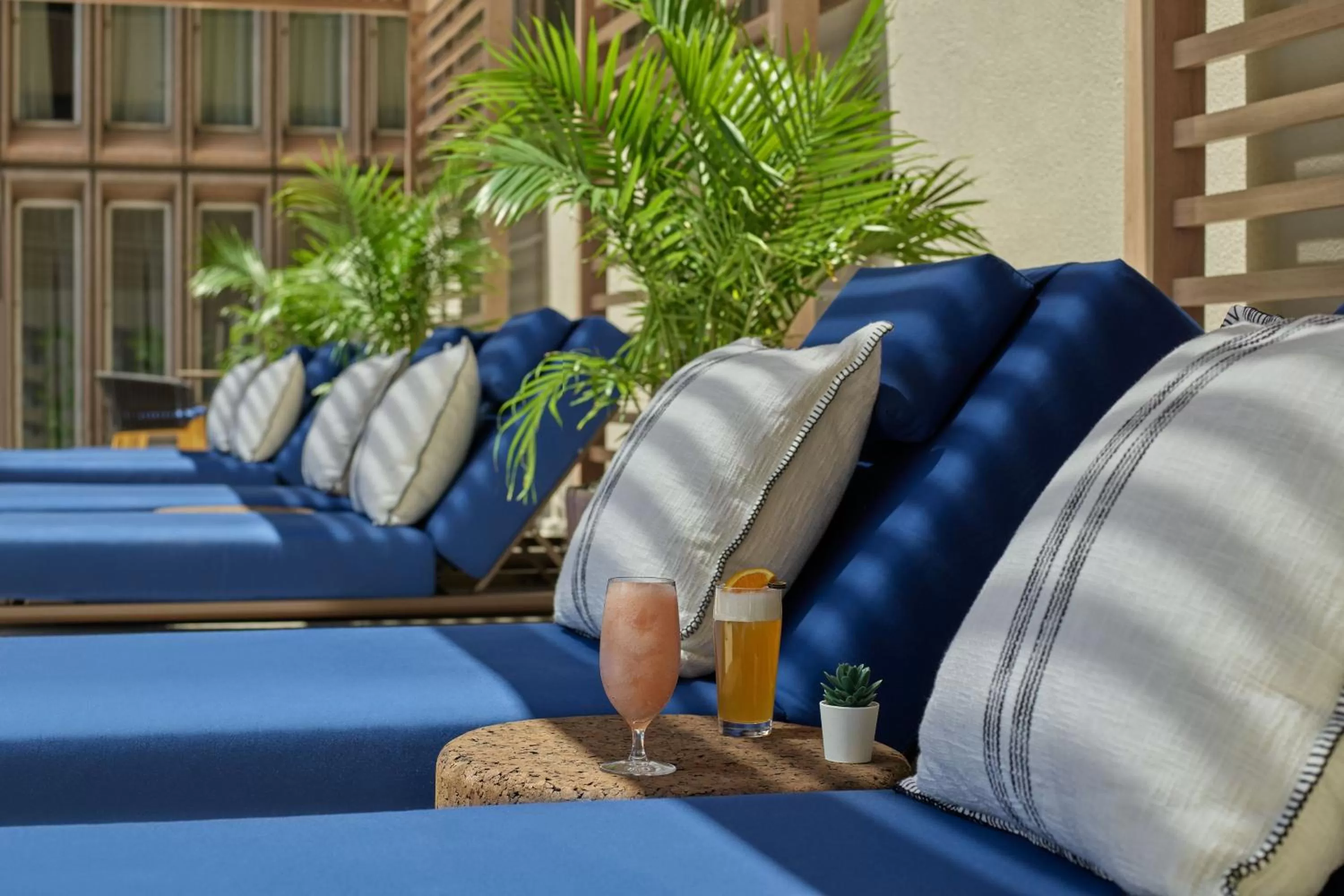 Swimming pool in Sheraton Denver Downtown Hotel