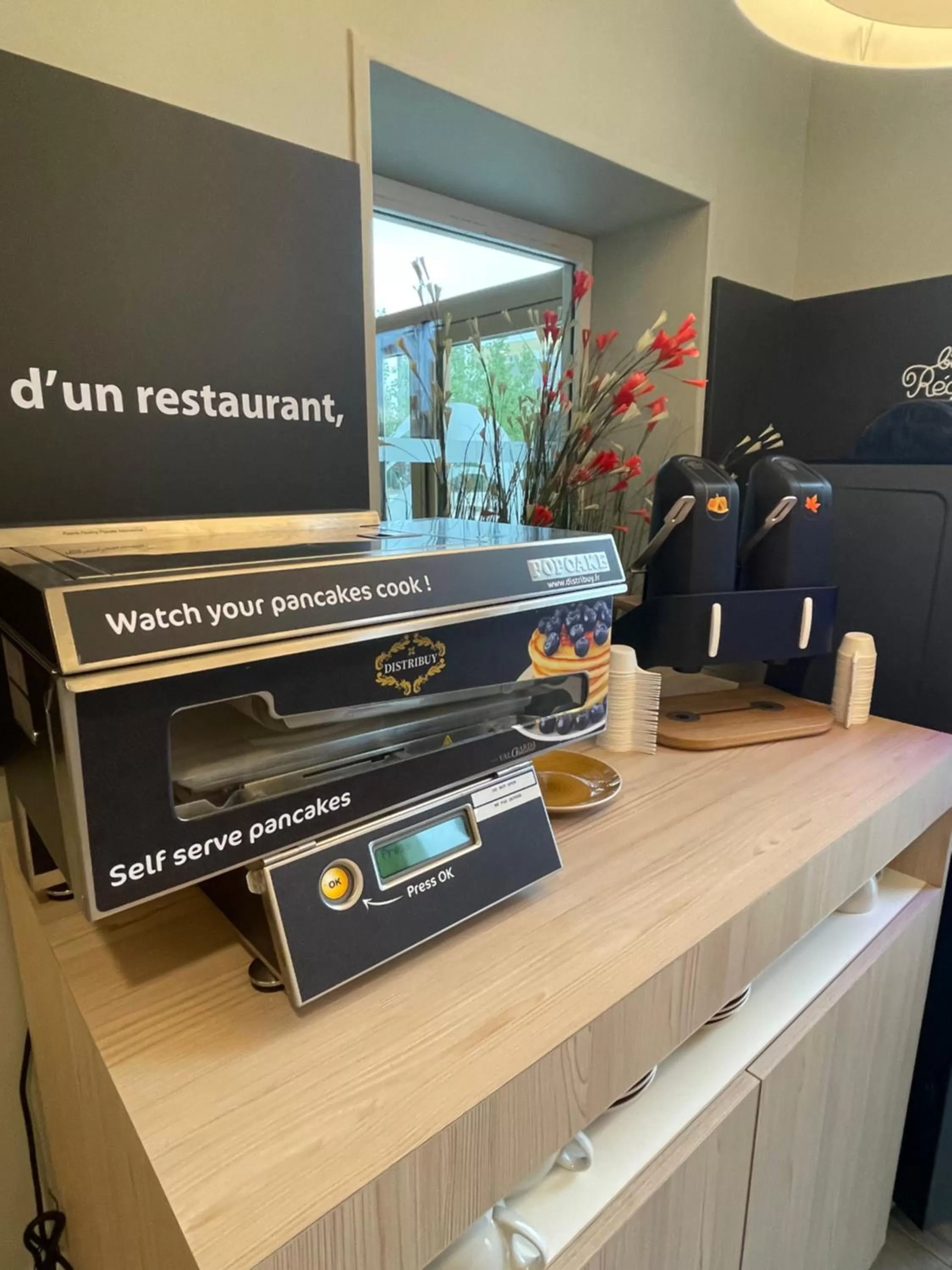 Breakfast in The Originals Boutique Hôtel Amiens Sud