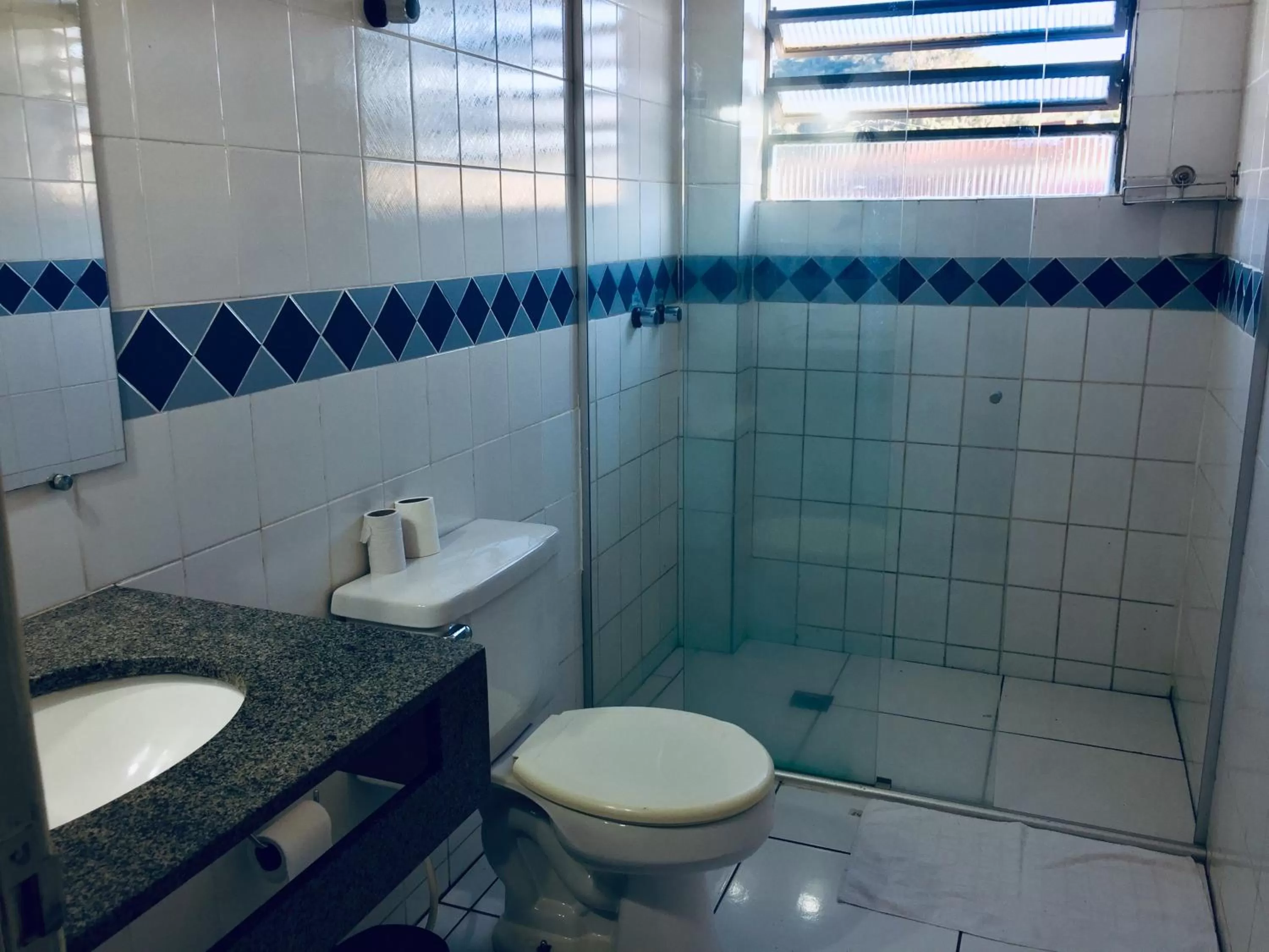 Bathroom in Hotel Líder