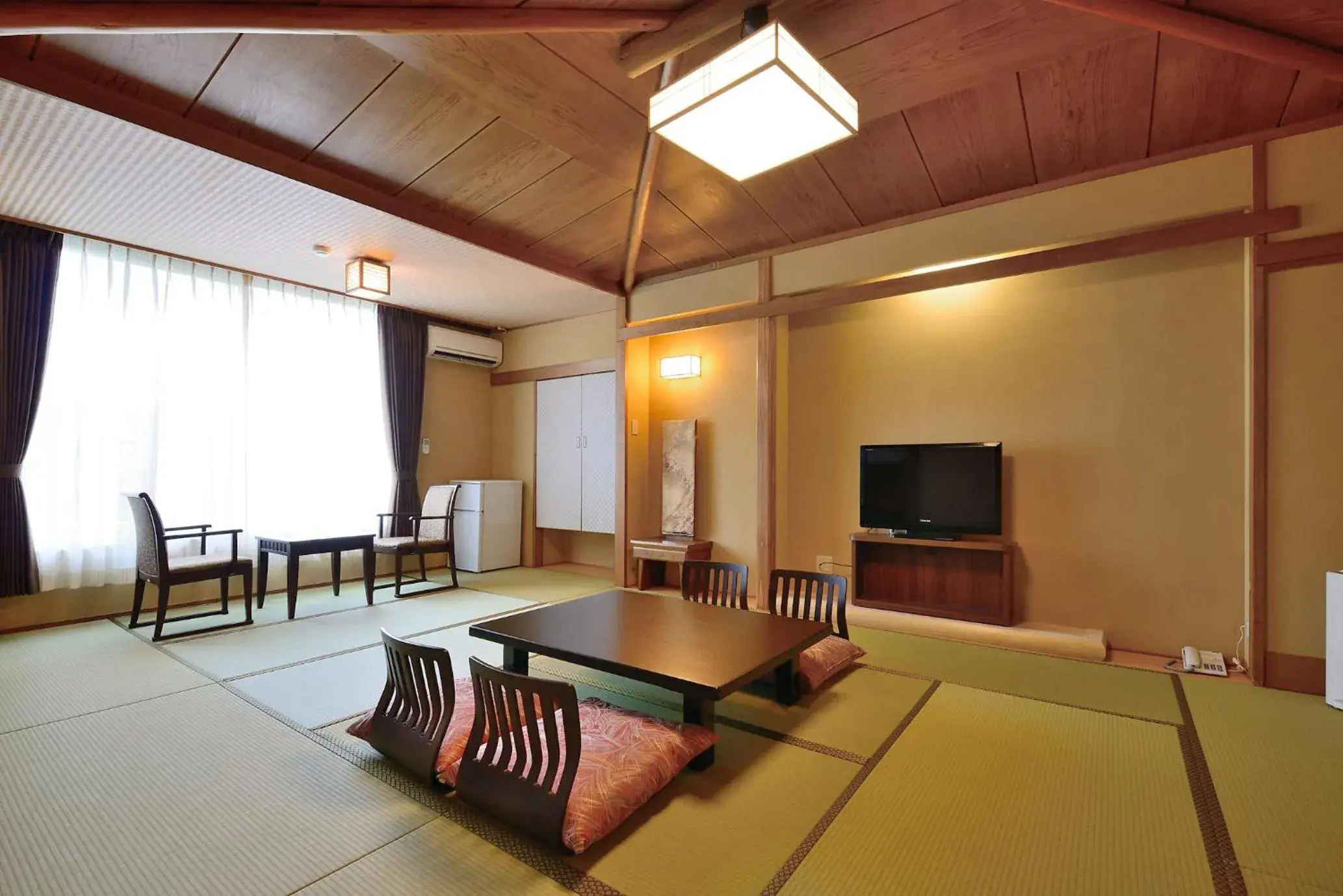 Superior Japanese-Style Room with Mt. Fuji View - East Wing in New Hakkeien Superior Japanese-Style Room with Mt. Fuji View - East Wing in New Hakkeien