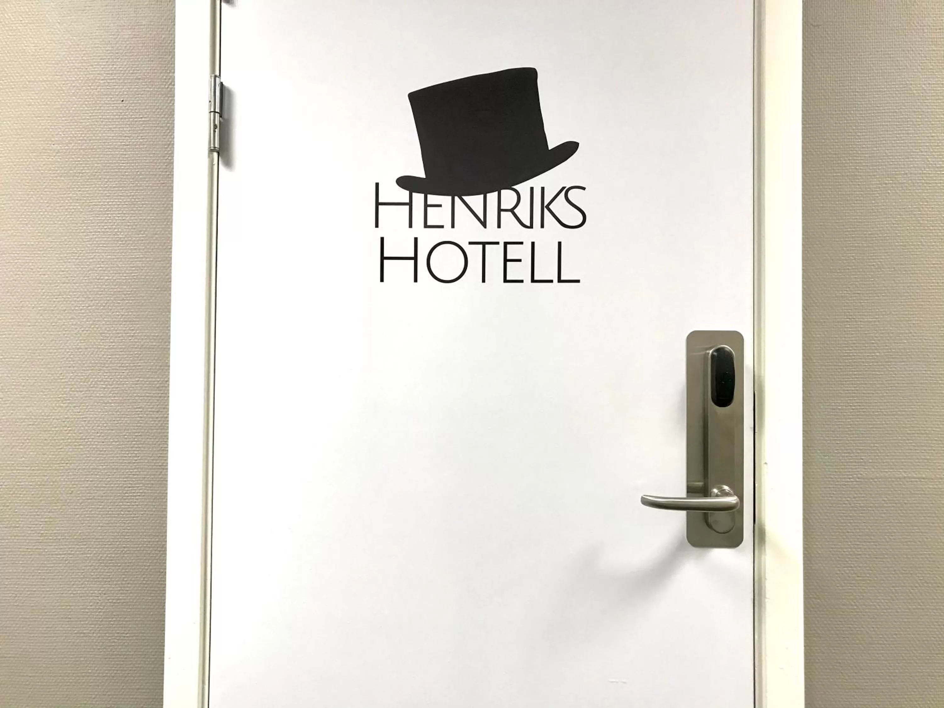 Property logo or sign in Henriks Hotell