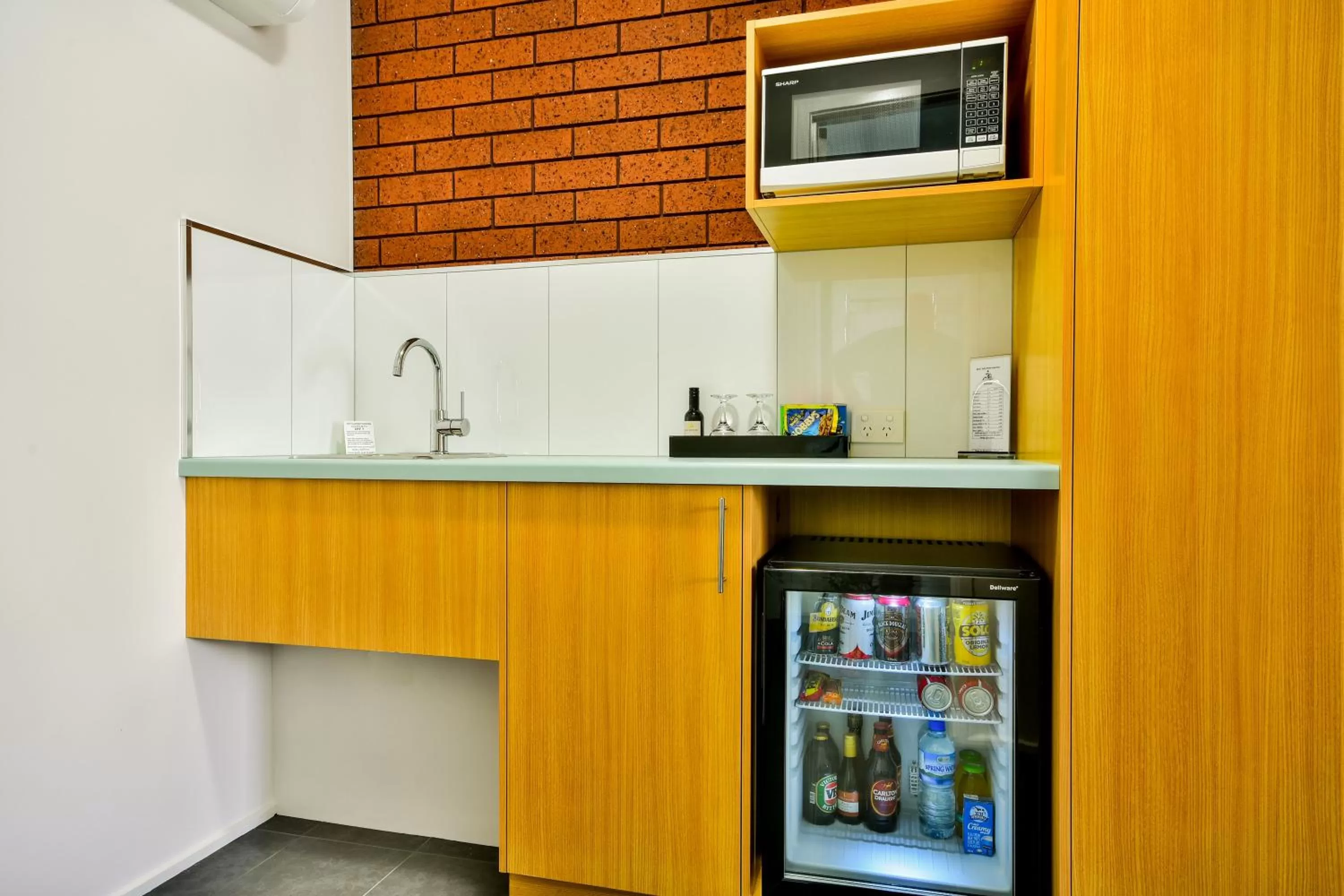 Kitchen or kitchenette in Hamilton Lonsdale Motel