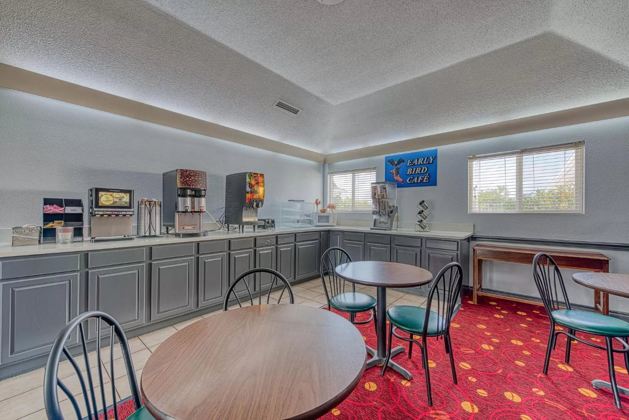 Breakfast in American Inn & suites