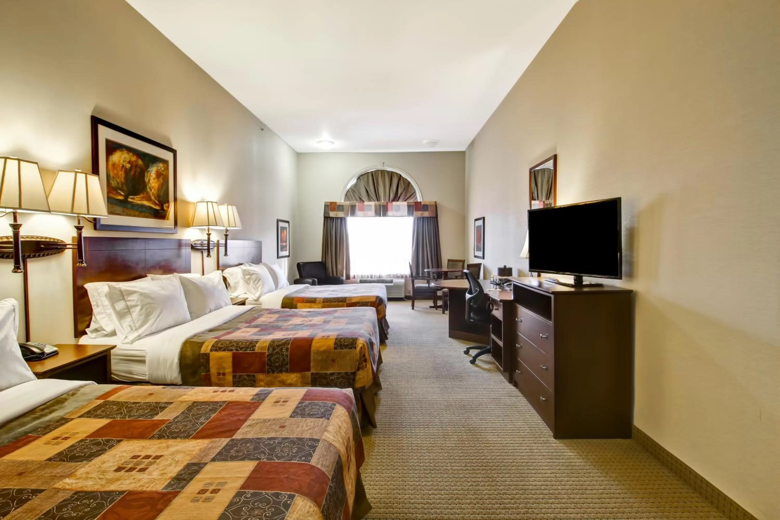 Photo of the whole room, Bed in Canalta Camrose