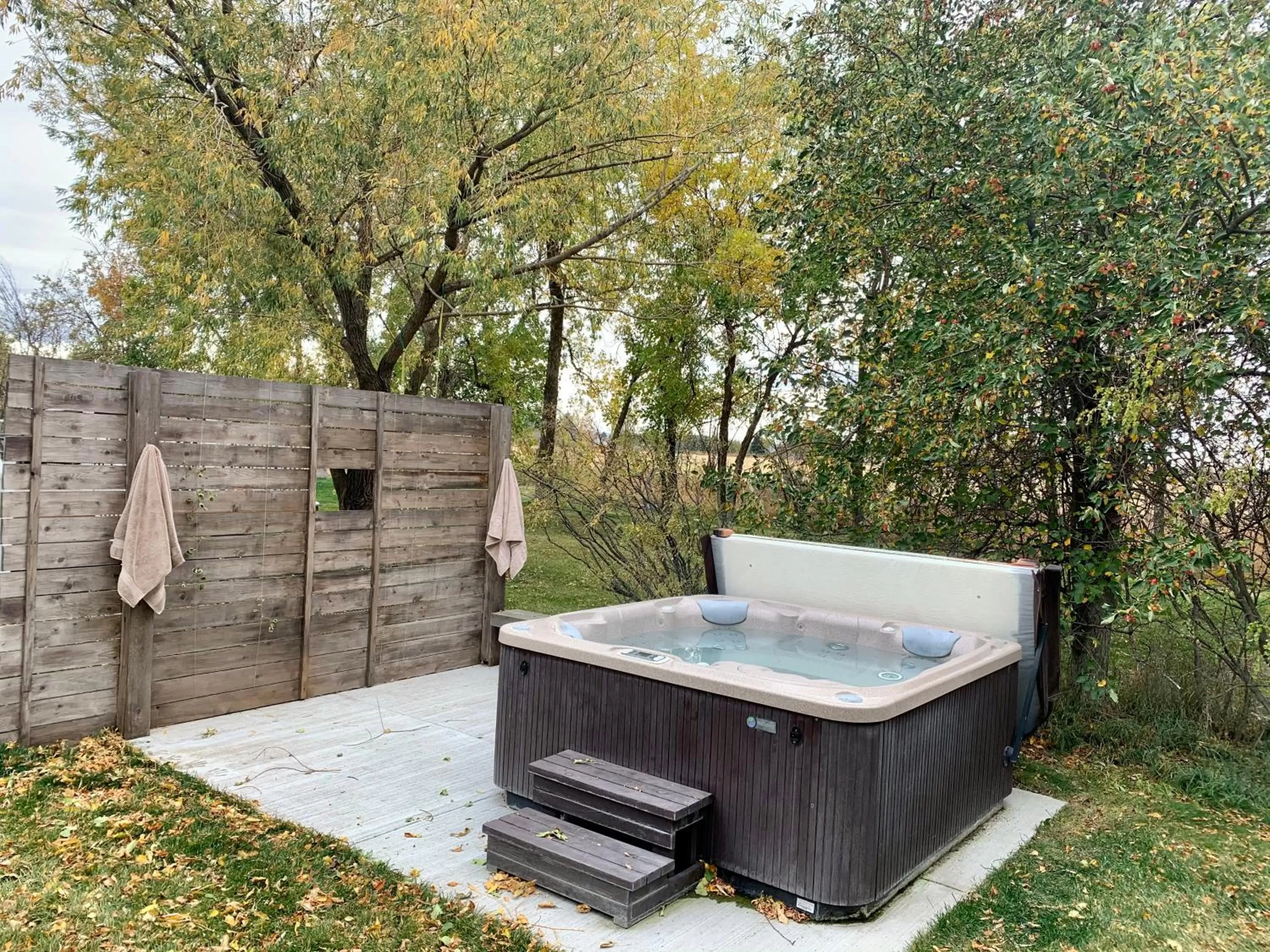 Hot Tub in Fox Hollow Inn