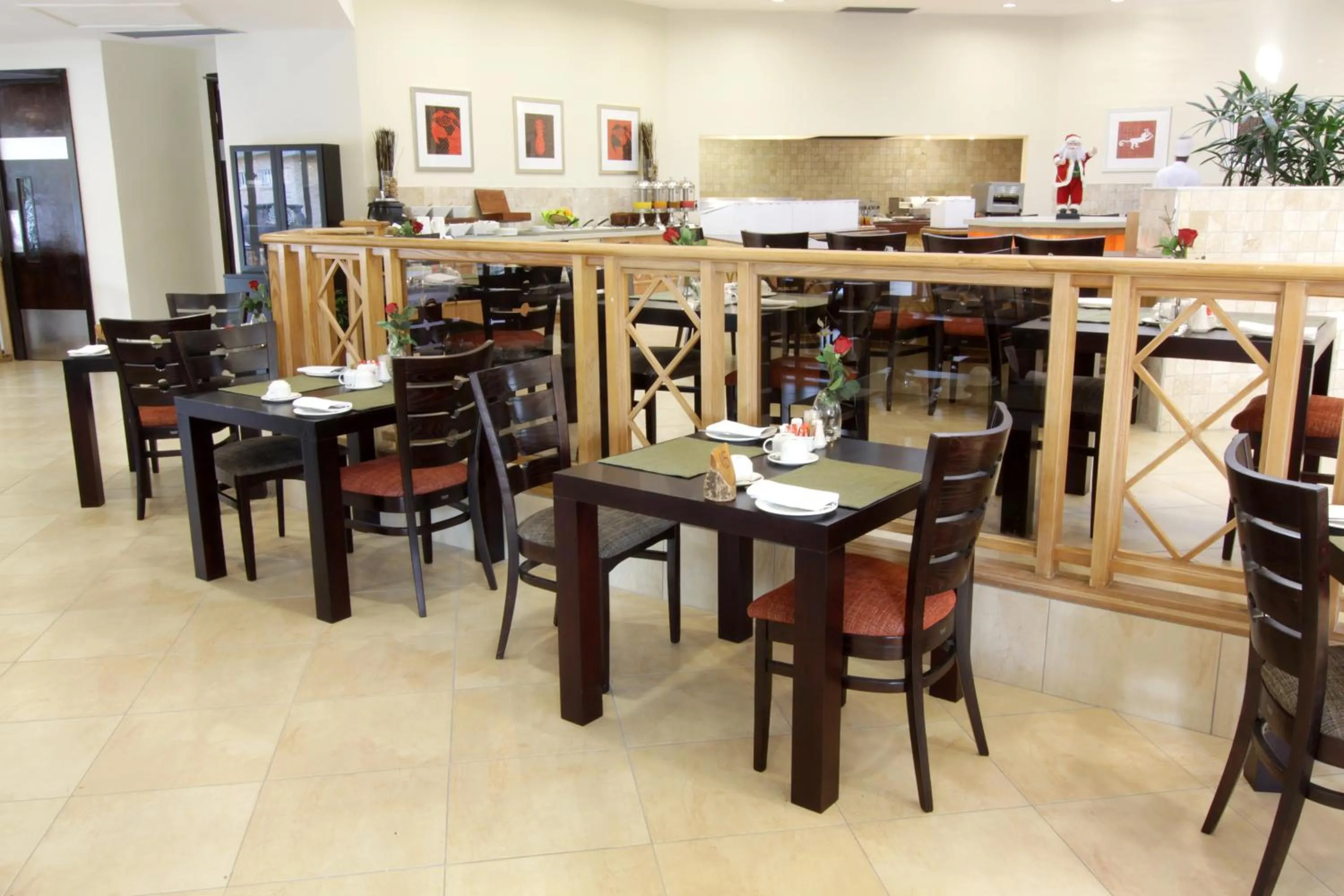 Restaurant/places to eat in Cresta Lodge Gaborone