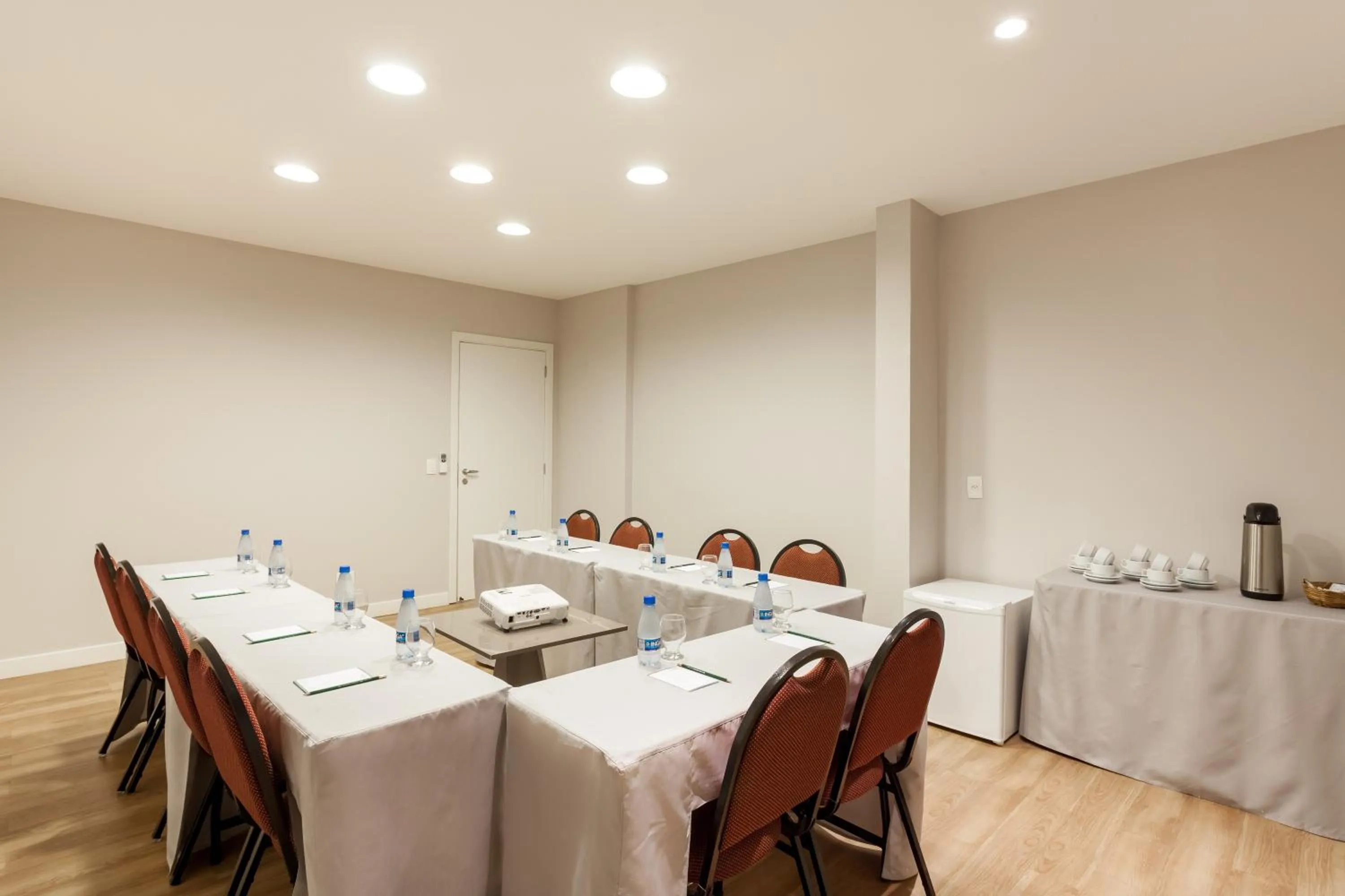 Banquet/Function facilities in eSuites Spa Lagoa Santa