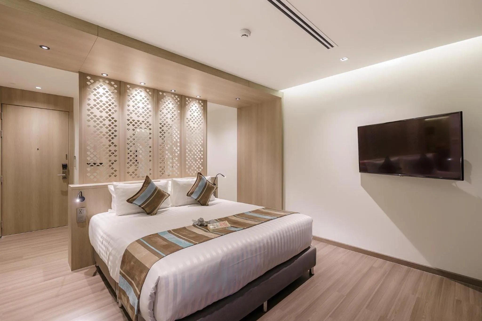 Bedroom, Bed in Fifth Pattaya Jomtien By Shiwalai Int