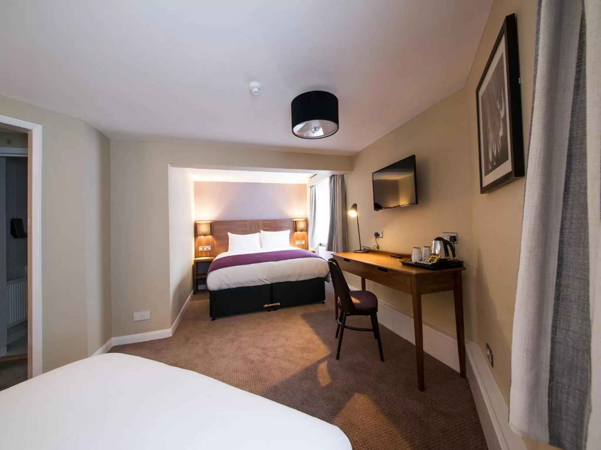 Property building, Room Photo in The White Hart by Innkeeper's Collection