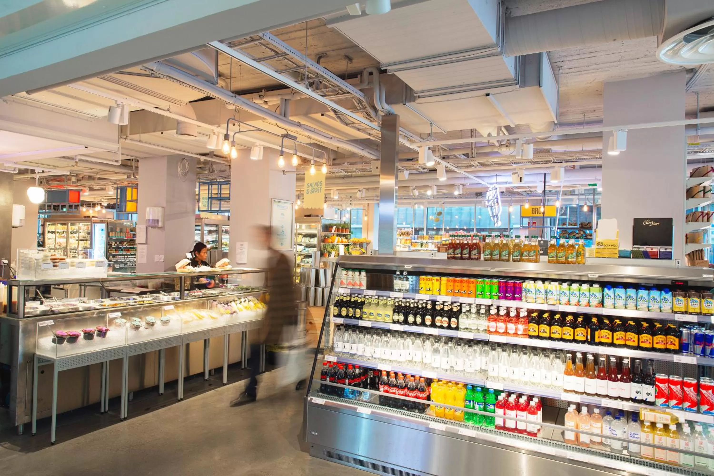 On-site shops in Hotel With Urban Deli