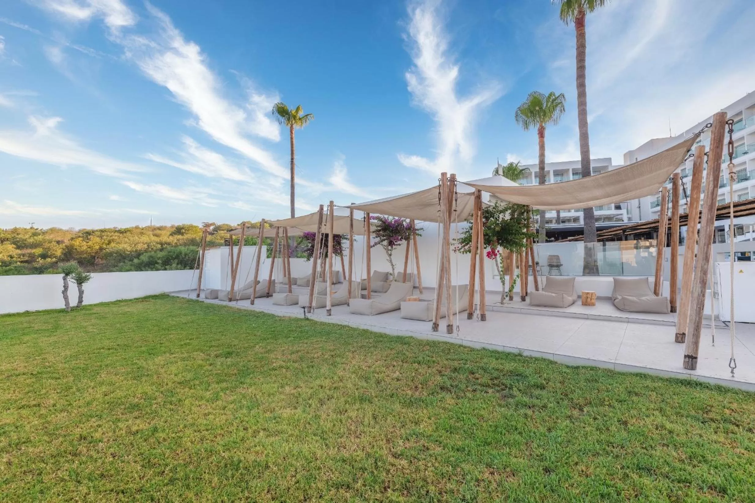 Garden in Napa Mermaid Hotel & Suites