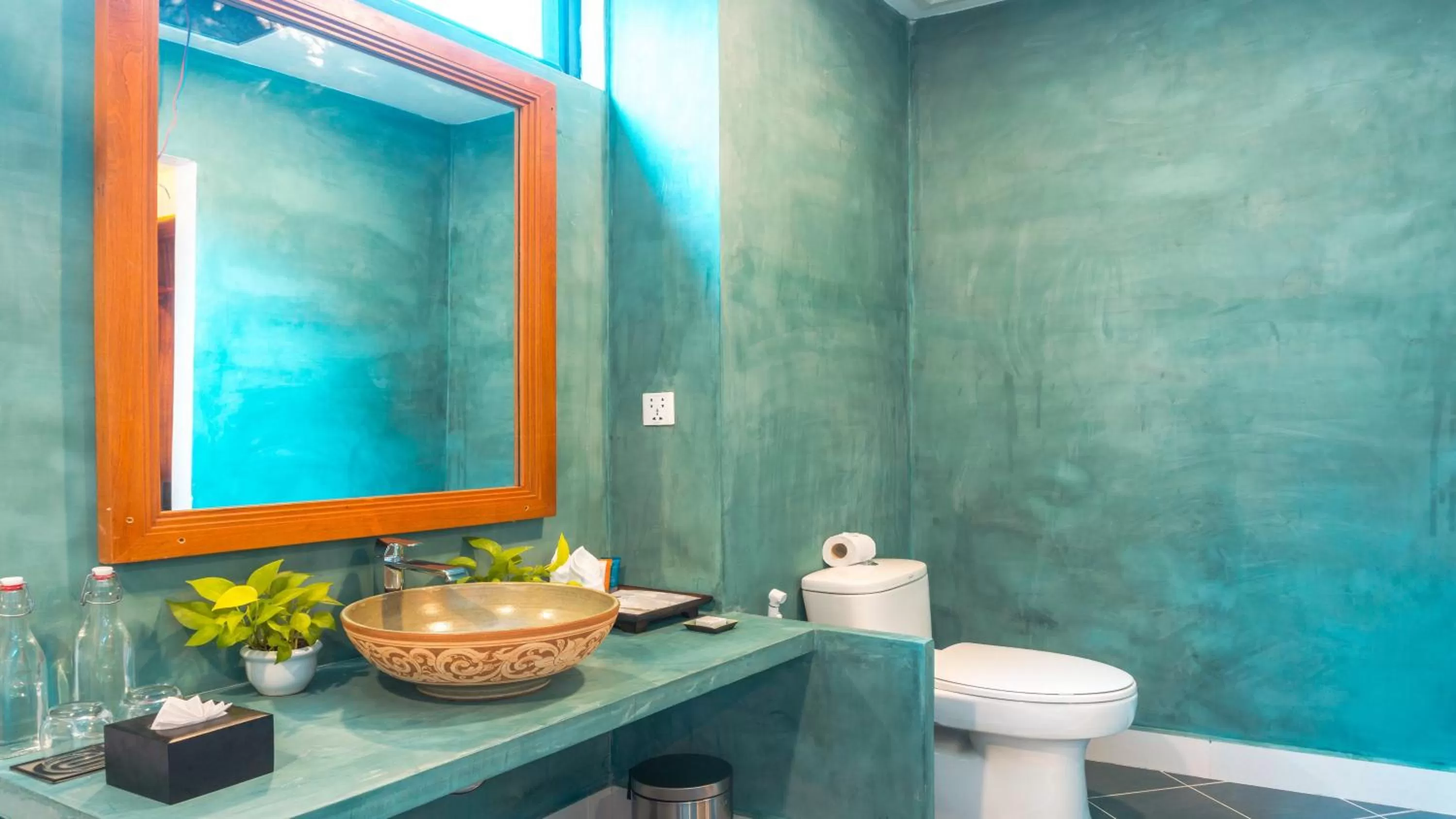 Toilet in Angkor Aurora