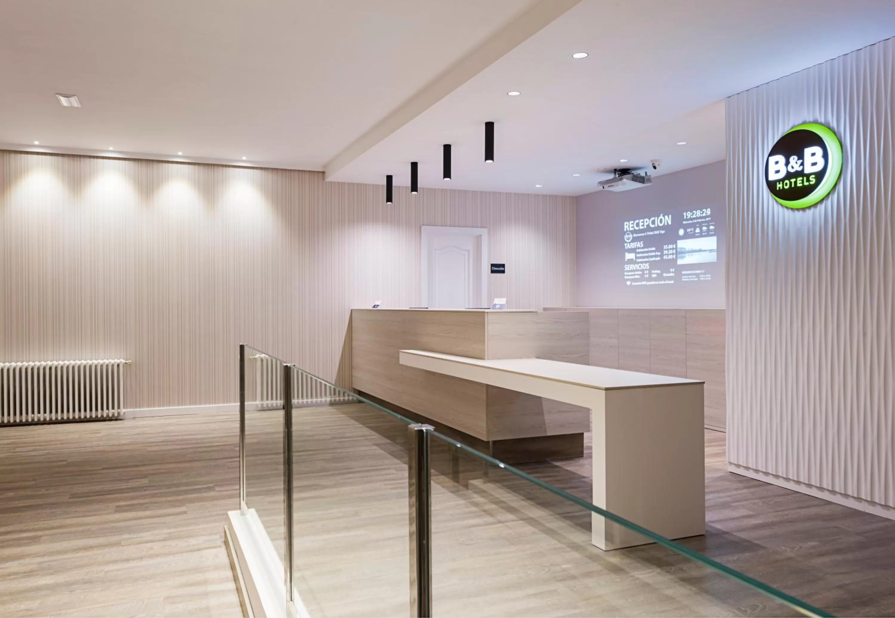 Lobby or reception in B&B HOTEL Vigo