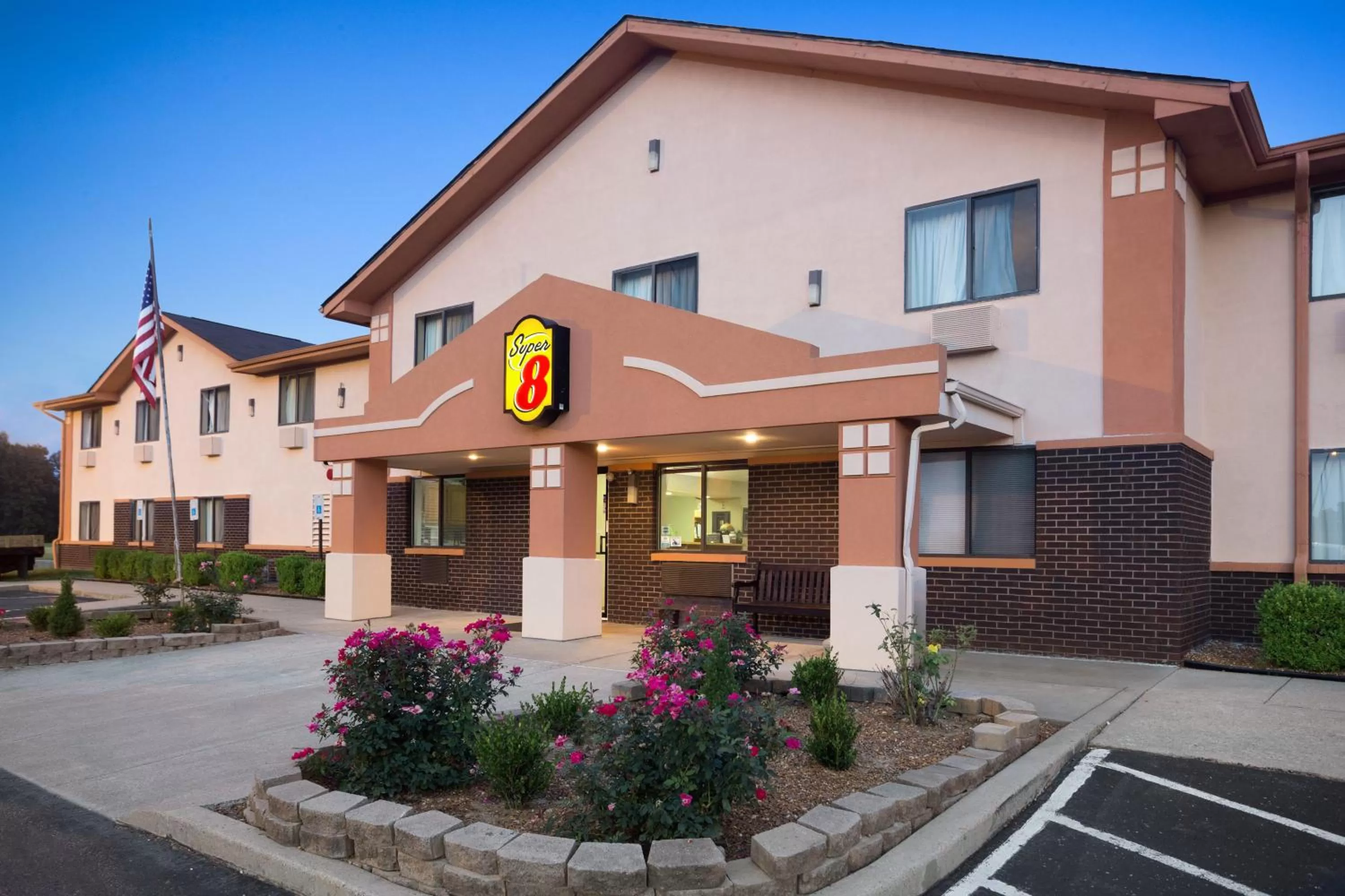 Facade/entrance in Super 8 by Wyndham Mayfield