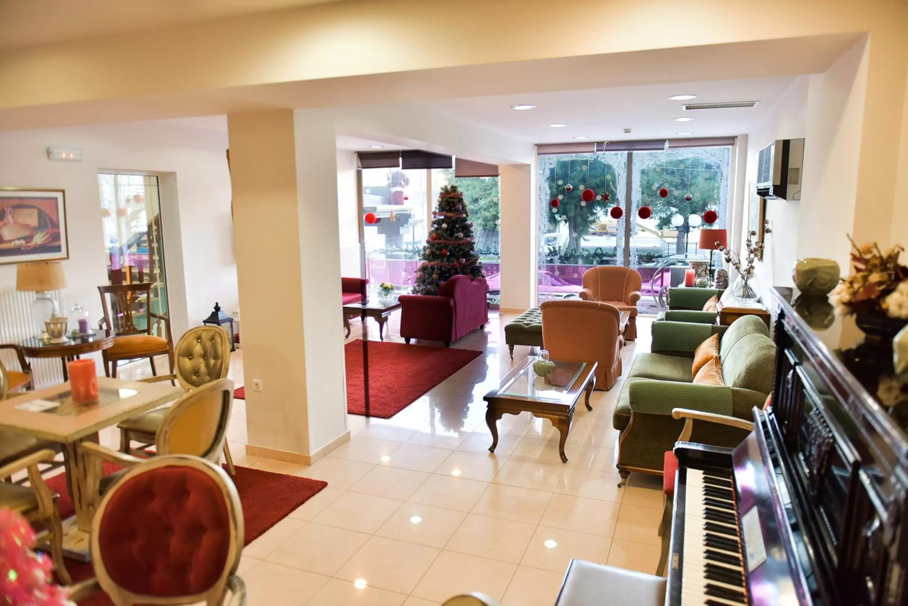 Restaurant/Places to Eat in Oscar Hotel