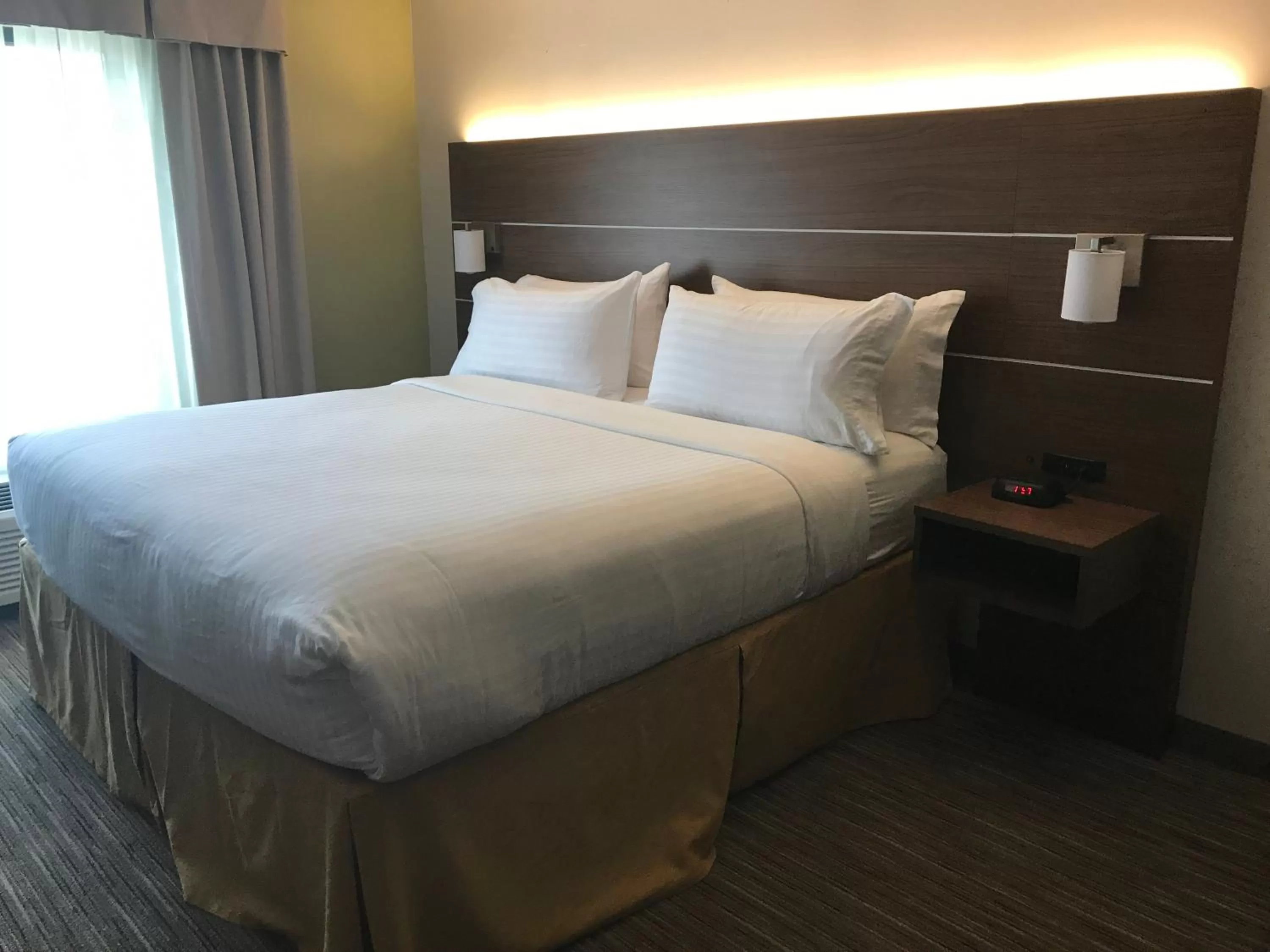 Bed in Holiday Inn Express Hotel & Suites Louisville East by IHG
