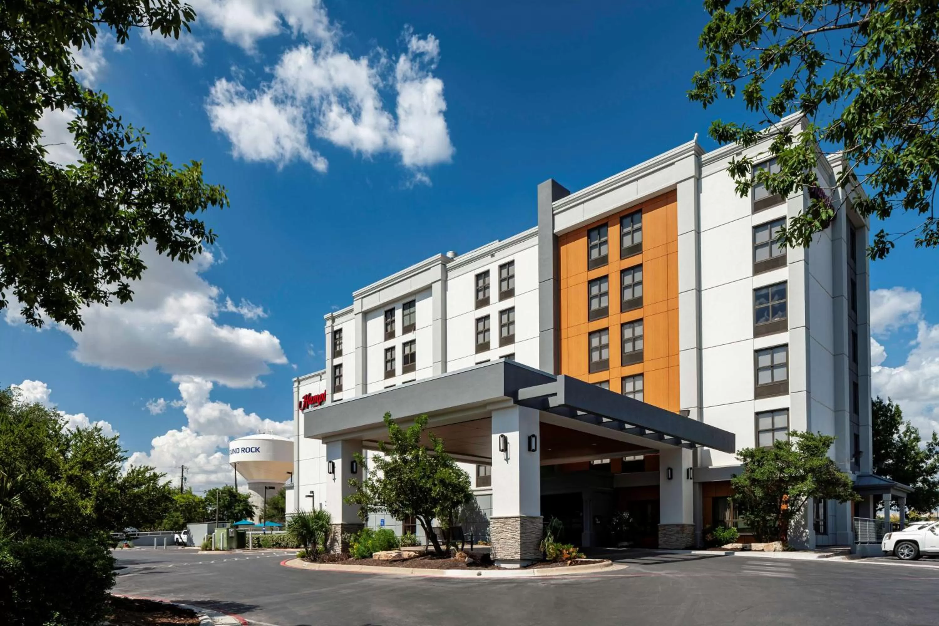 Property building in Hampton Inn Austin Round Rock