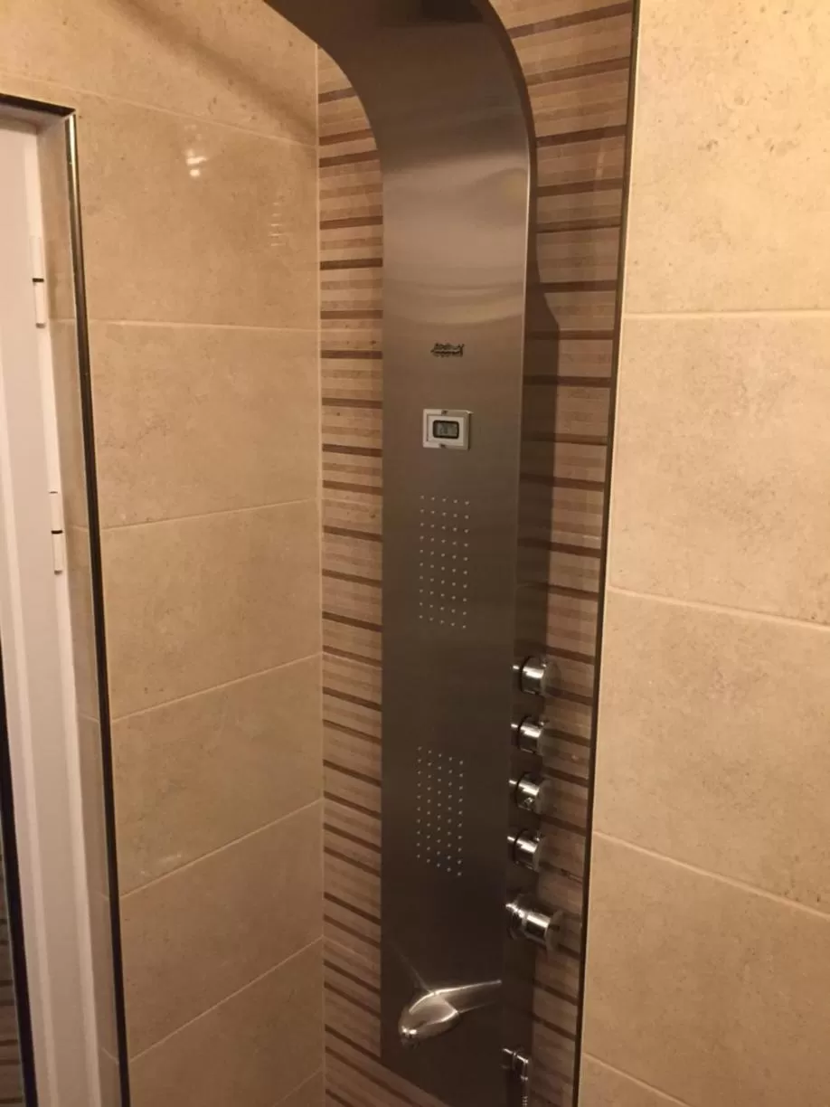 Bathroom in Family Hotel Malibu