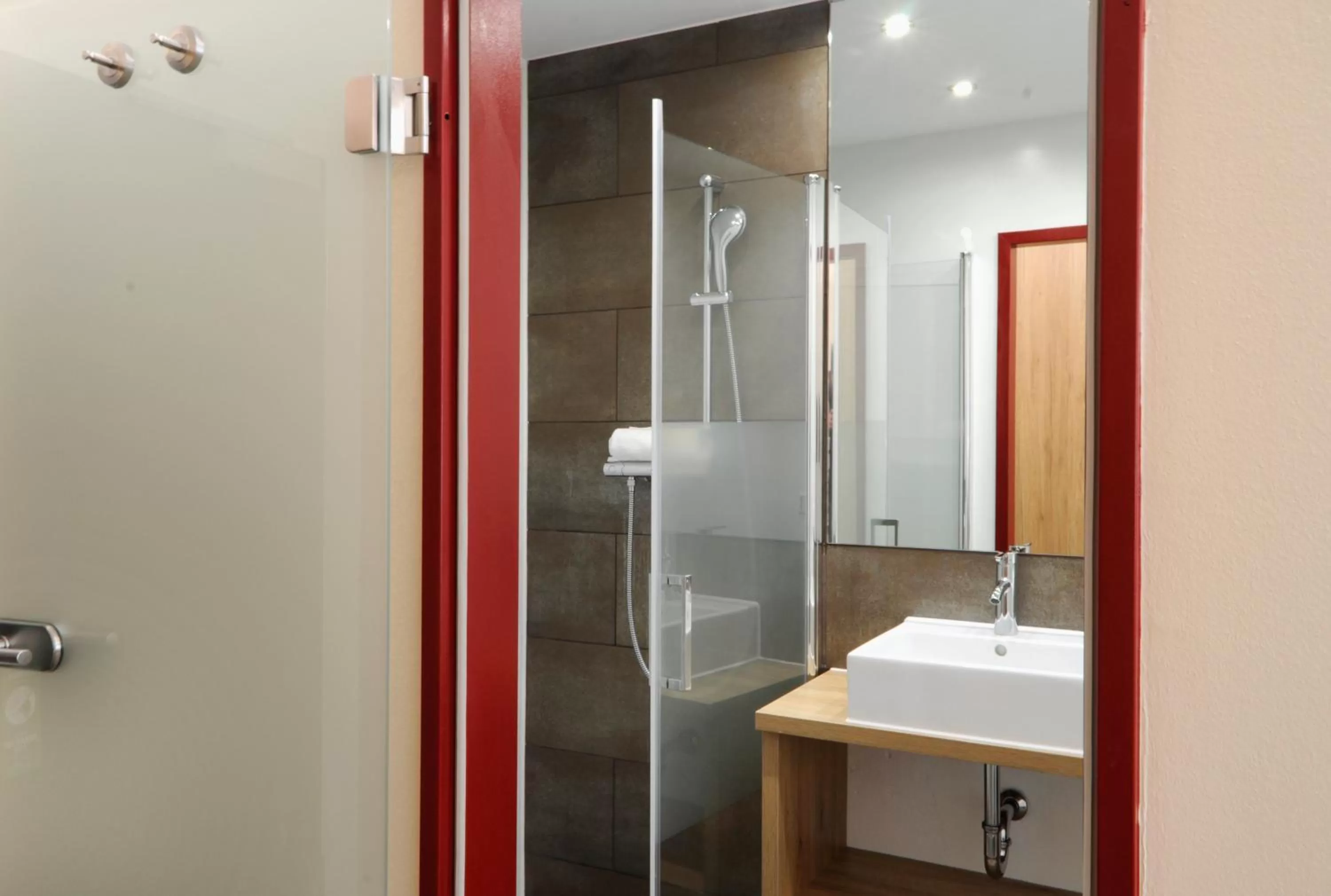 Shower in Hotel Credé