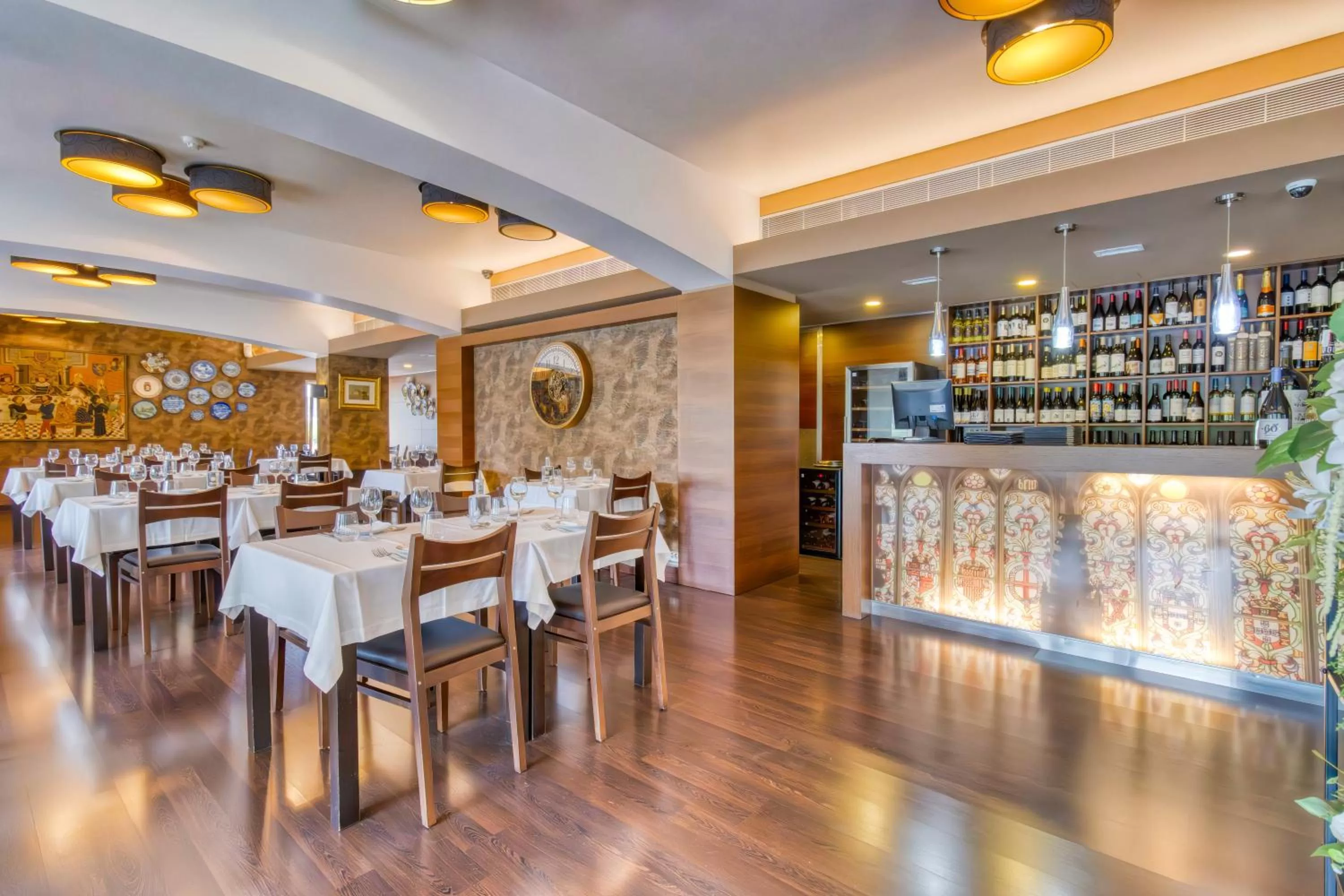 Restaurant/places to eat in Hotel Lis Batalha