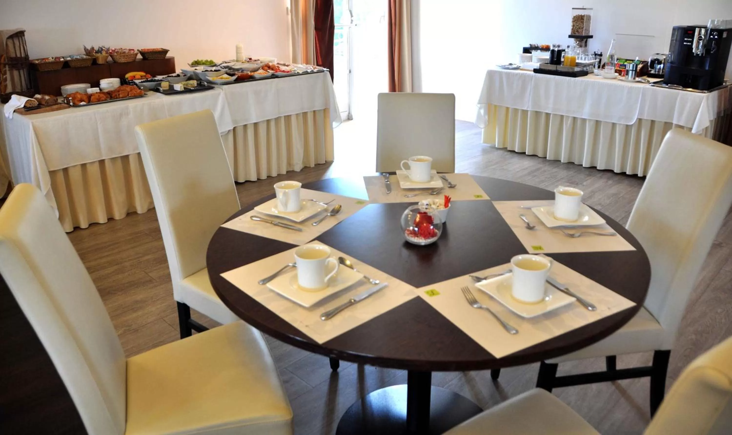 Restaurant/places to eat in Relais De L'abbaye