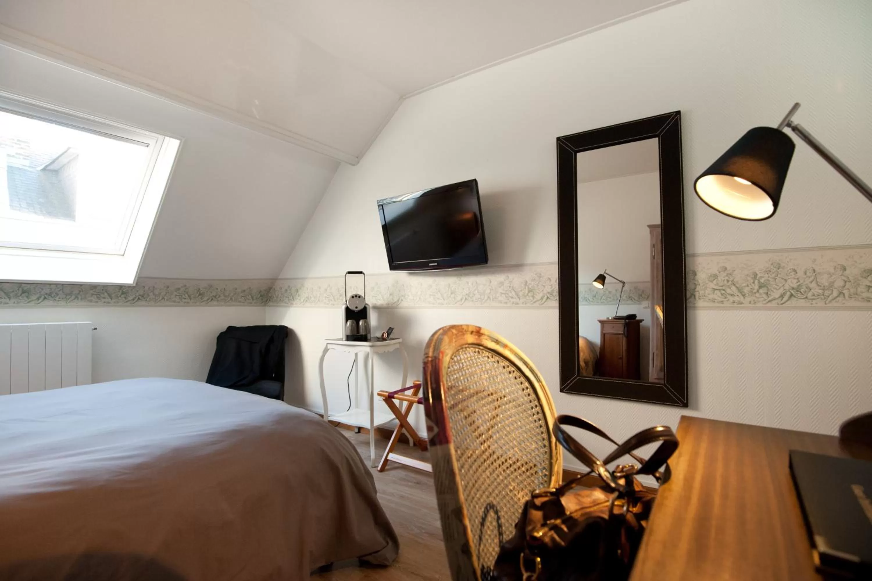 Bedroom, Bed in Hotel Le Prieuré et La Résidence