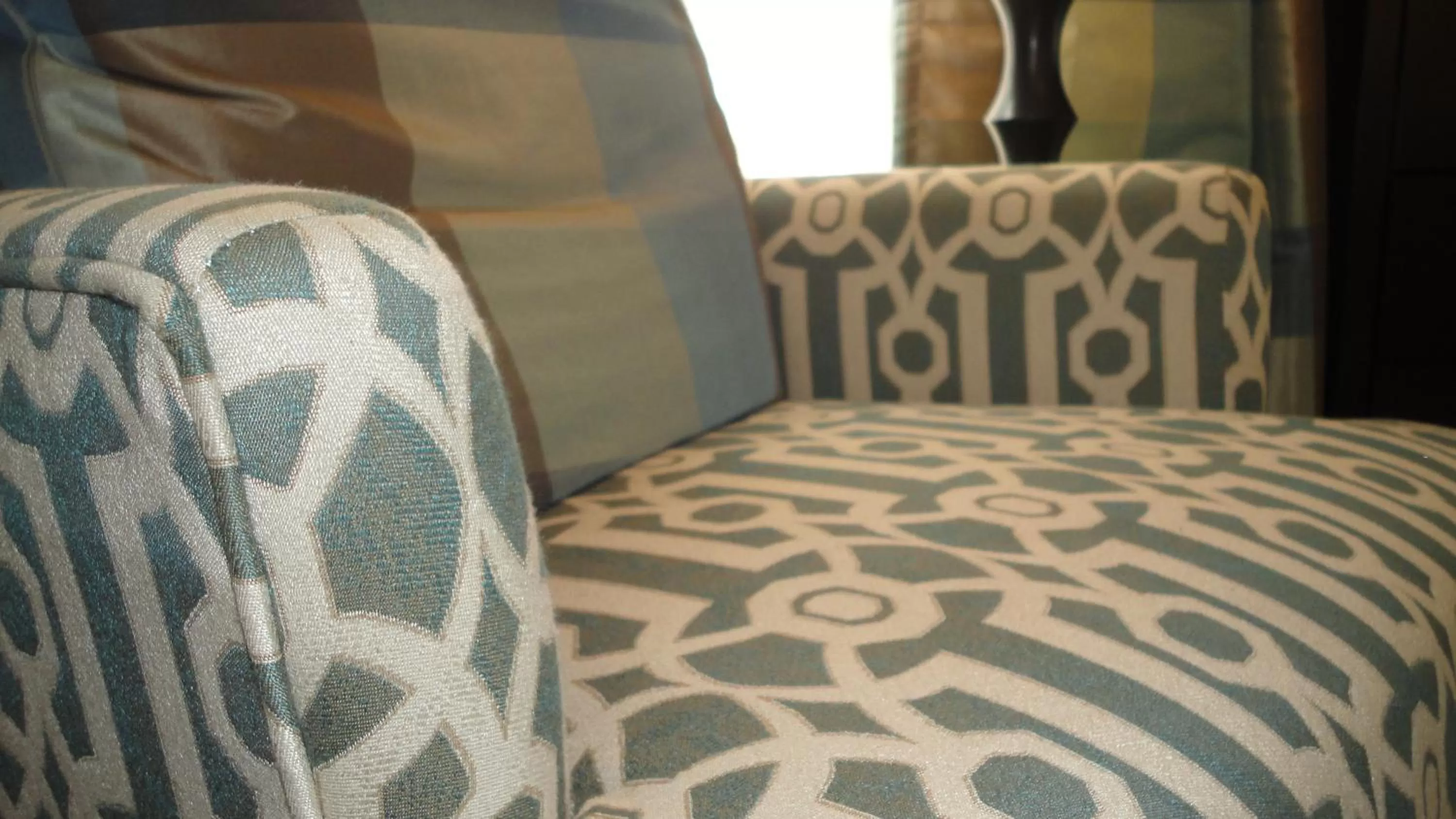 Seating area, Bed in Casa de Tres Lunas/House of Three Moons