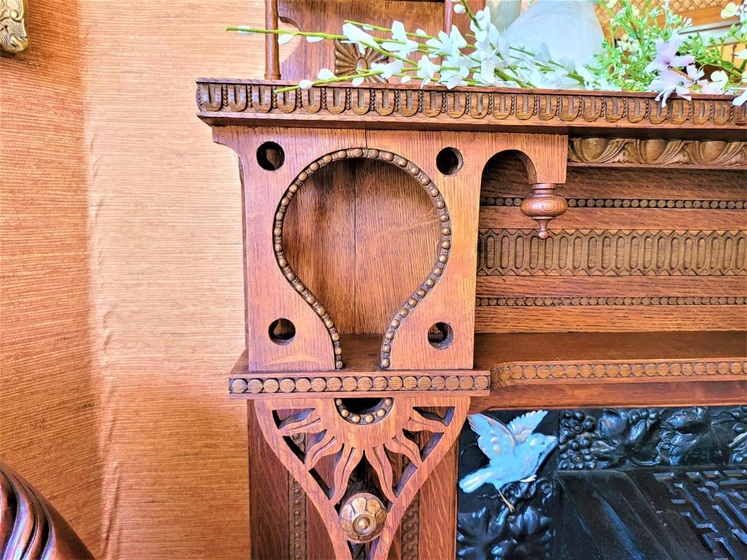 Living room in Grand Victorian B&B Inn
