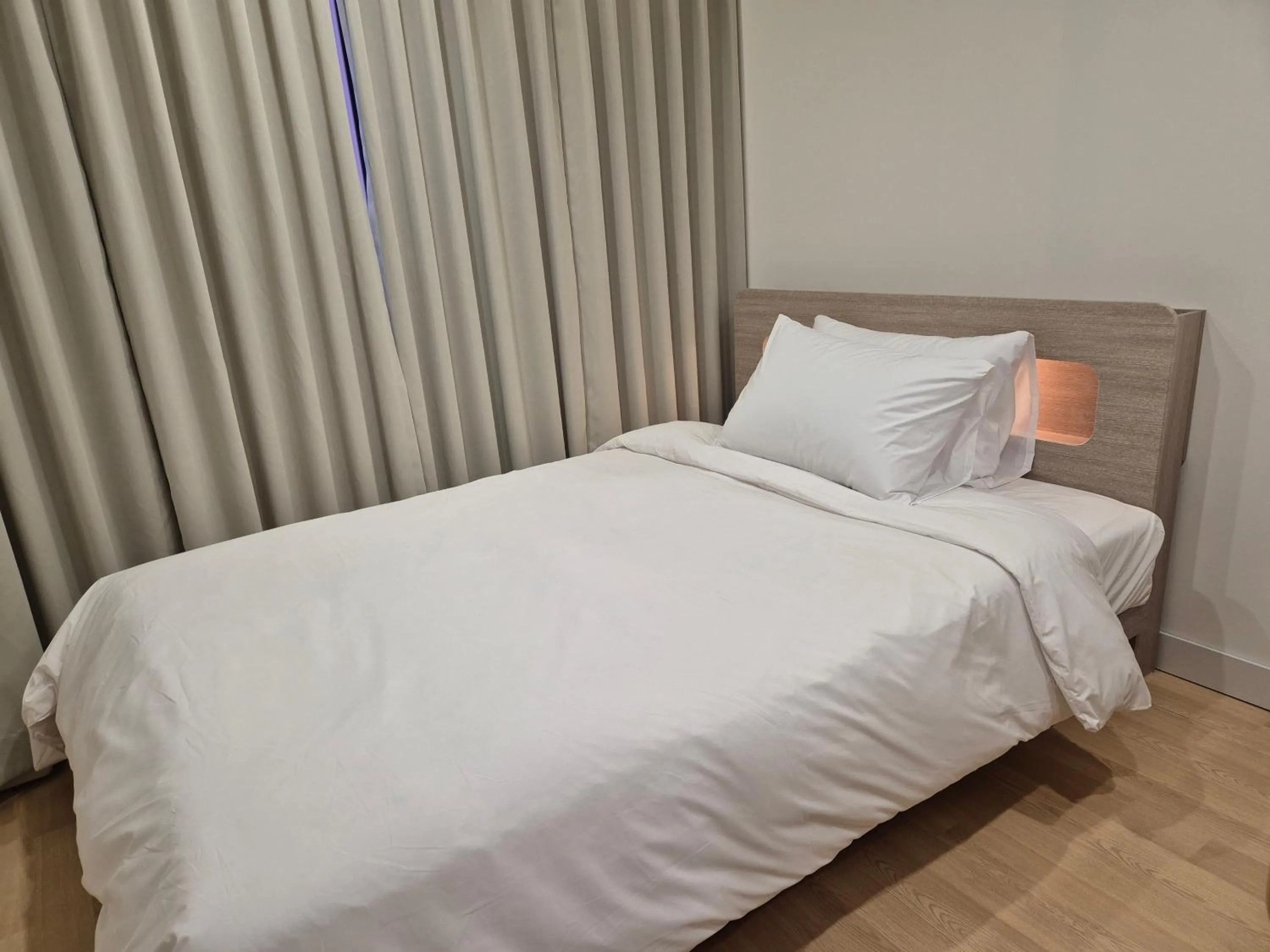 Property building, Bed in Gwang Jang Hotel