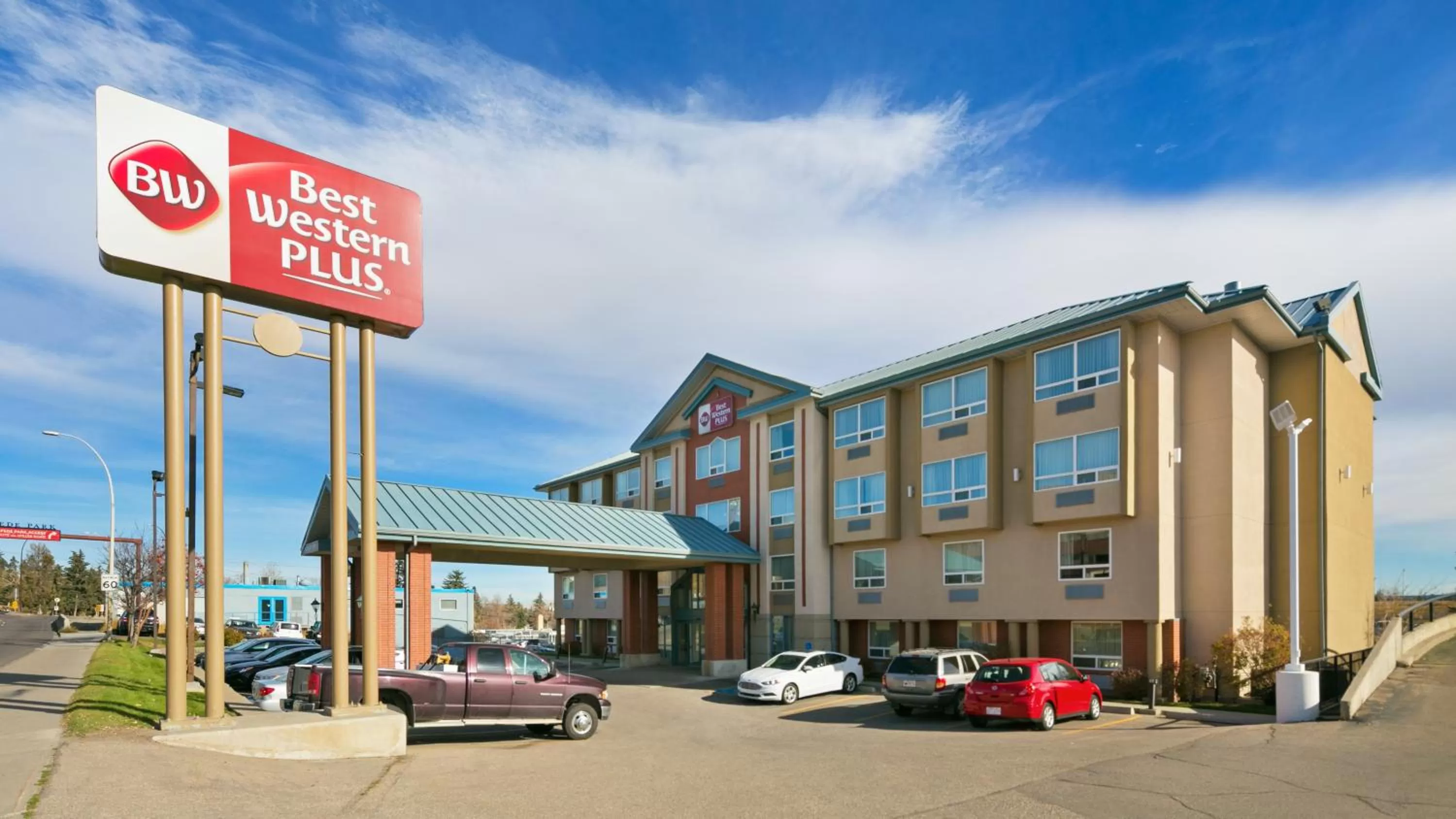 Property building in Best Western PLUS Calgary Centre Inn