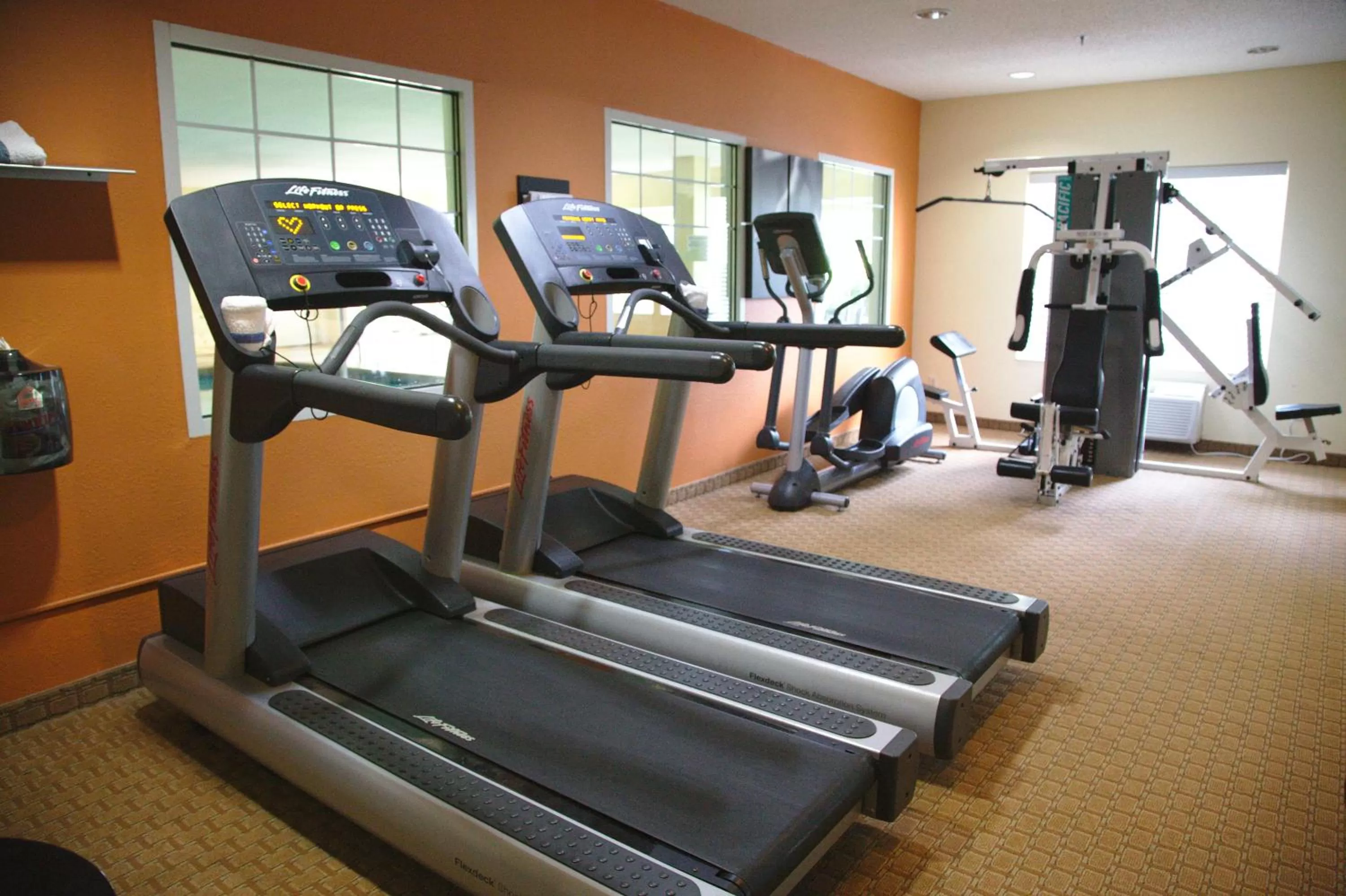 Fitness centre/facilities in Country Inn & Suites by Radisson, Bloomington-Normal West, IL