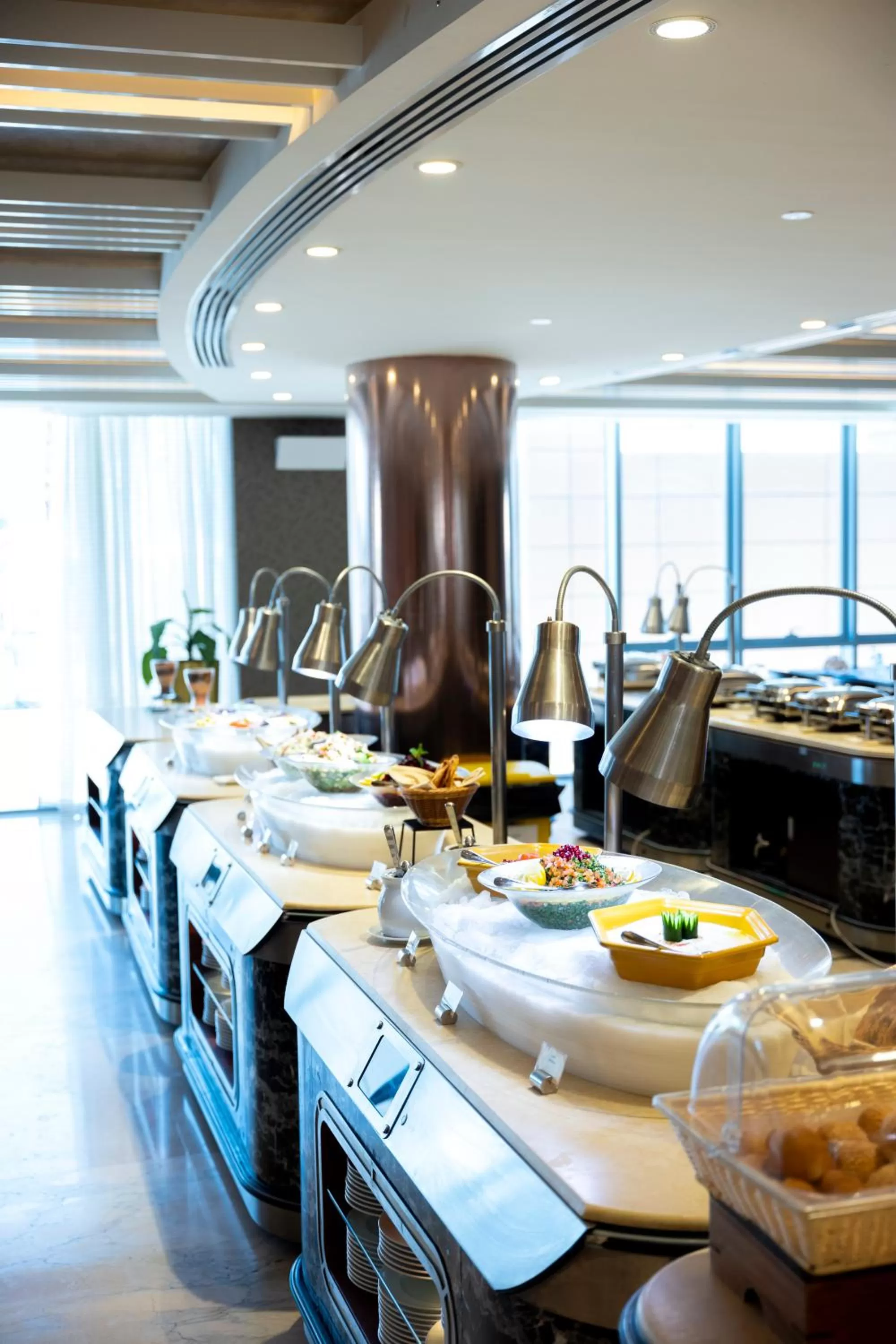 Restaurant/places to eat in Remal Hotel & Villas Al Dhannah City