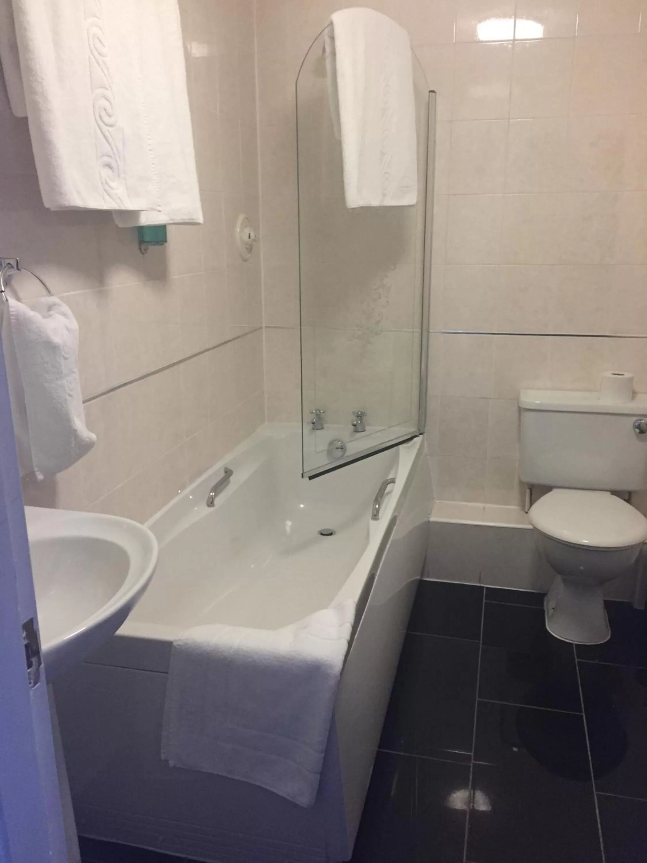 Bathroom in Best Western Bolholt Country Park Hotel