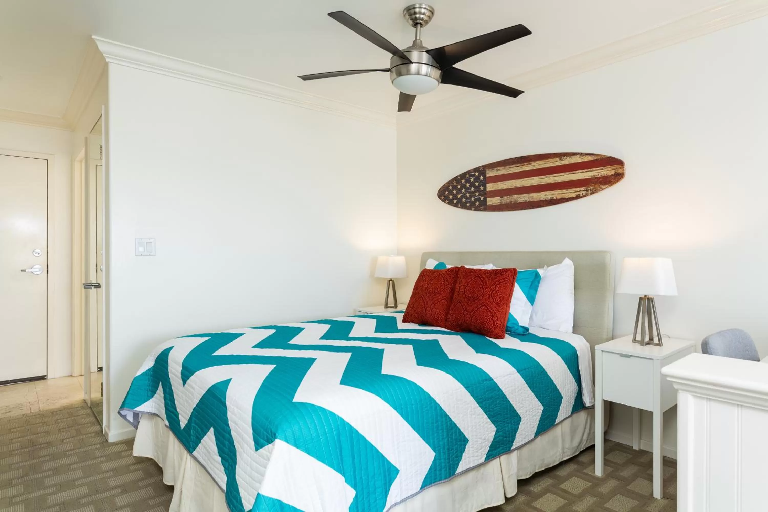 Bedroom, Bed in The Sea View Inn At The Beach