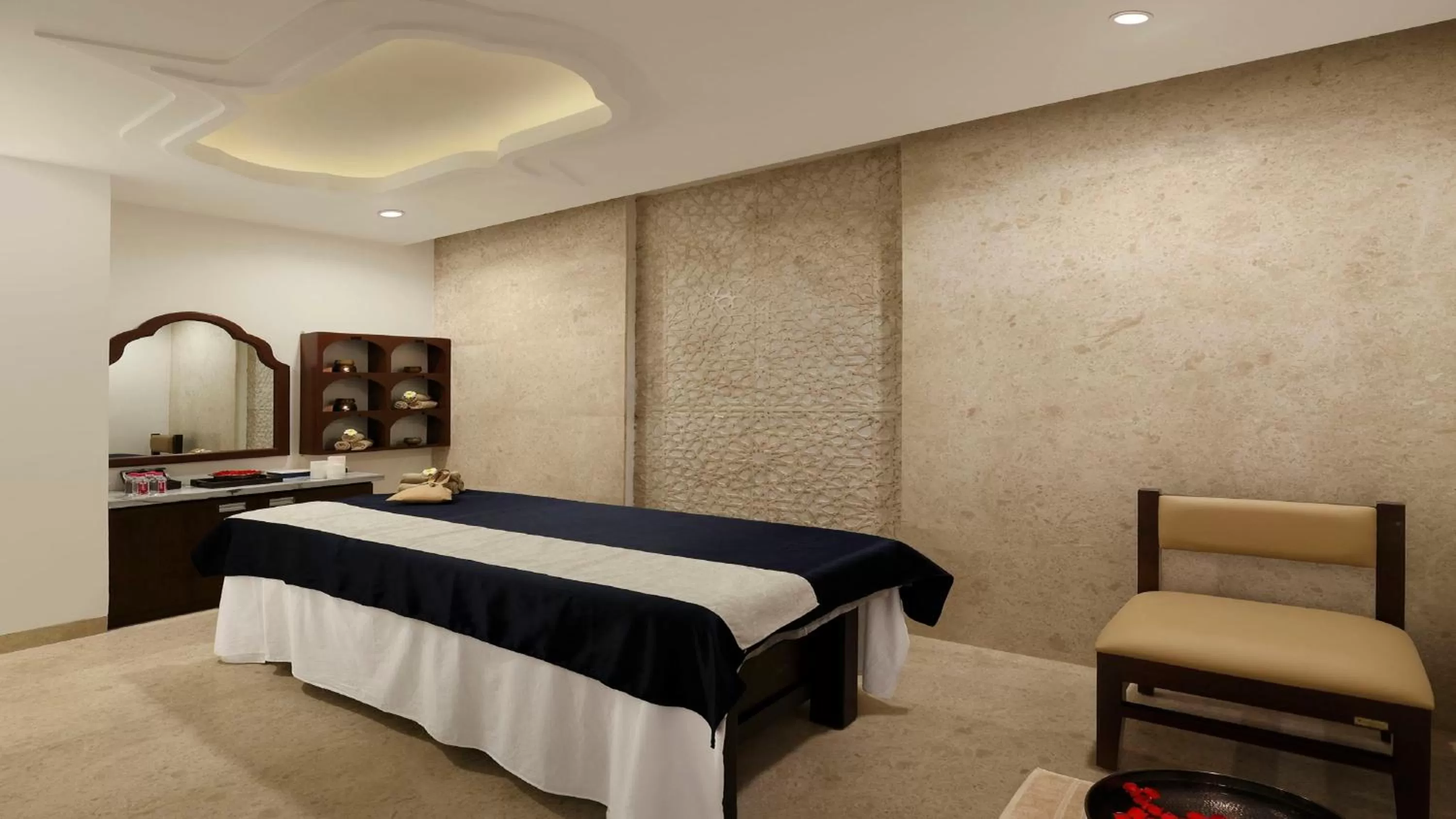 Spa and wellness centre/facilities, Bed in Holiday Inn Jaipur City Centre by IHG
