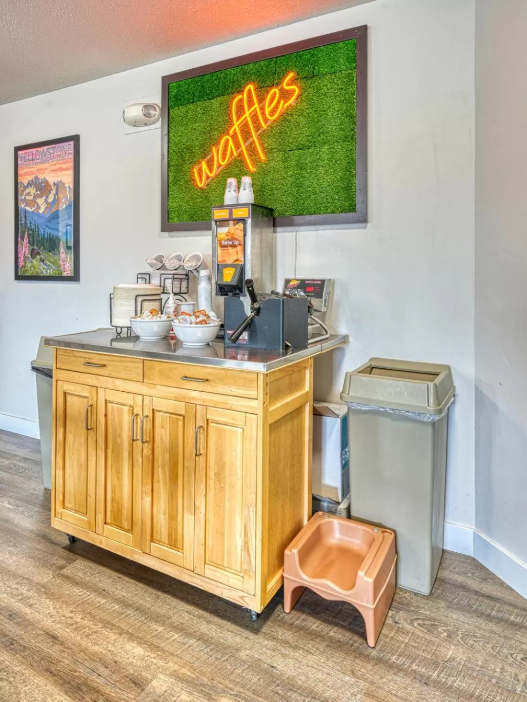 Breakfast in Yellowstone River Inn & Suites