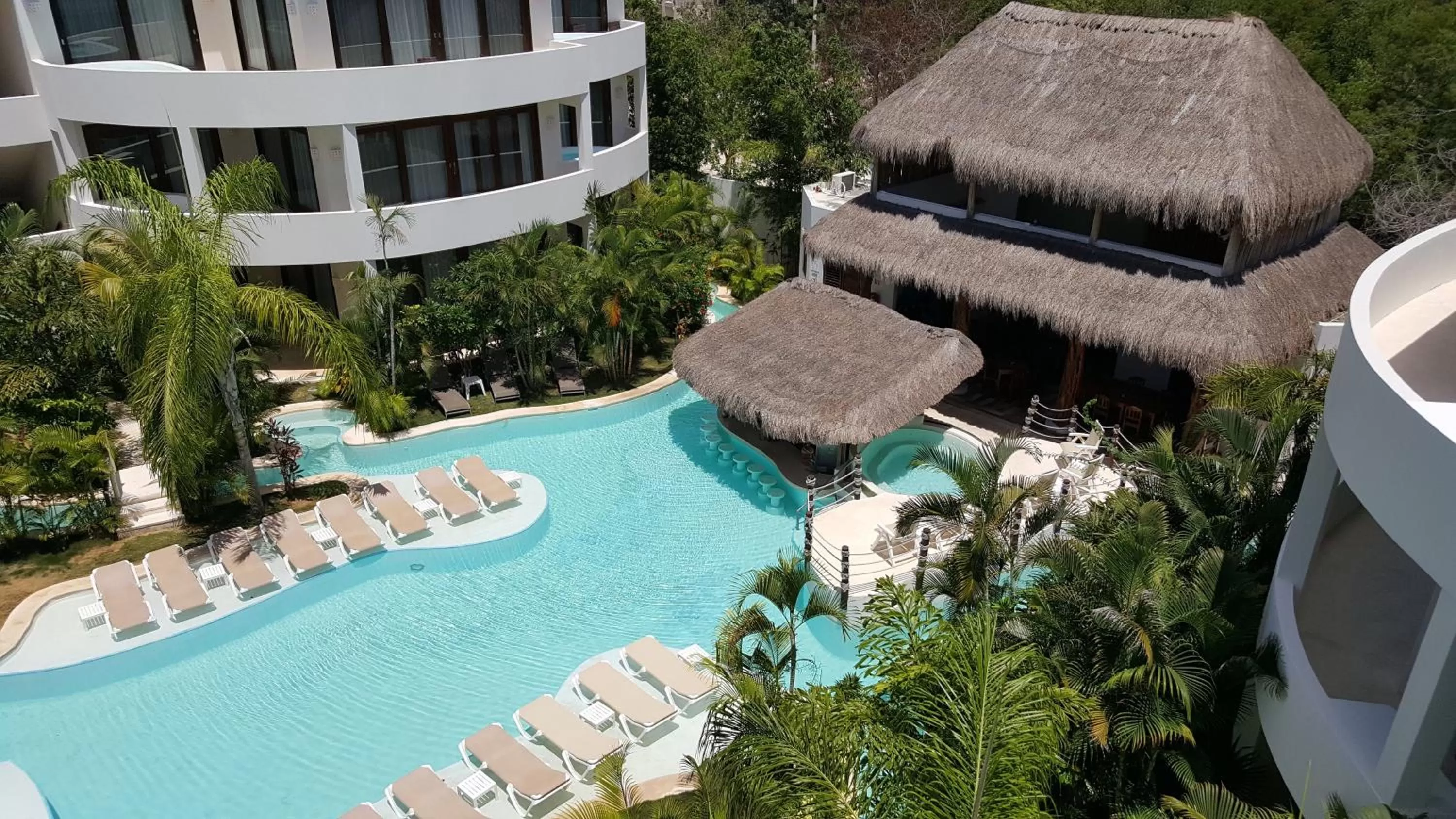 Restaurant/places to eat in Mak Nuk Village - Clothing Optional