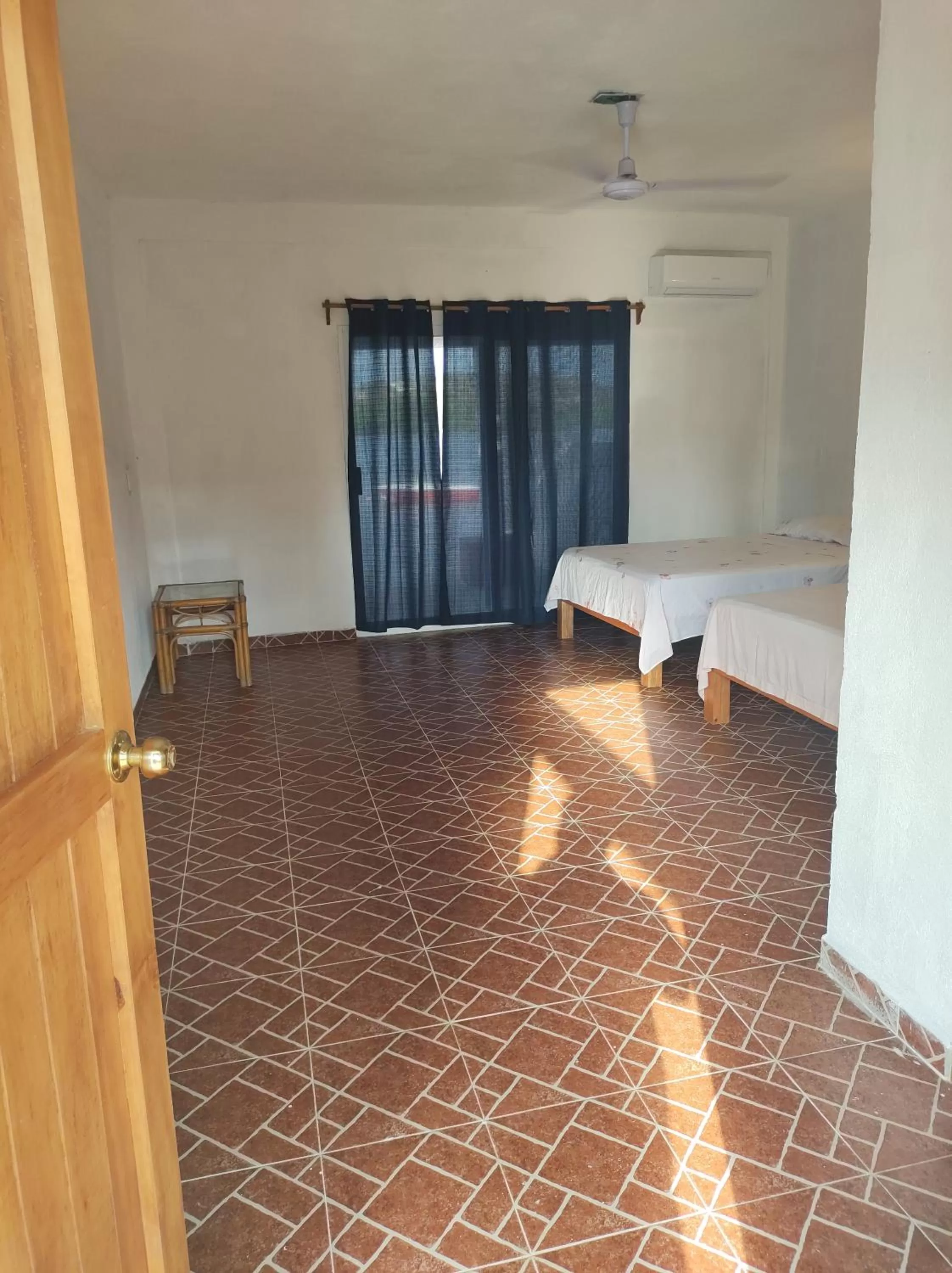 Photo of the whole room, Bathroom in Club Cadena