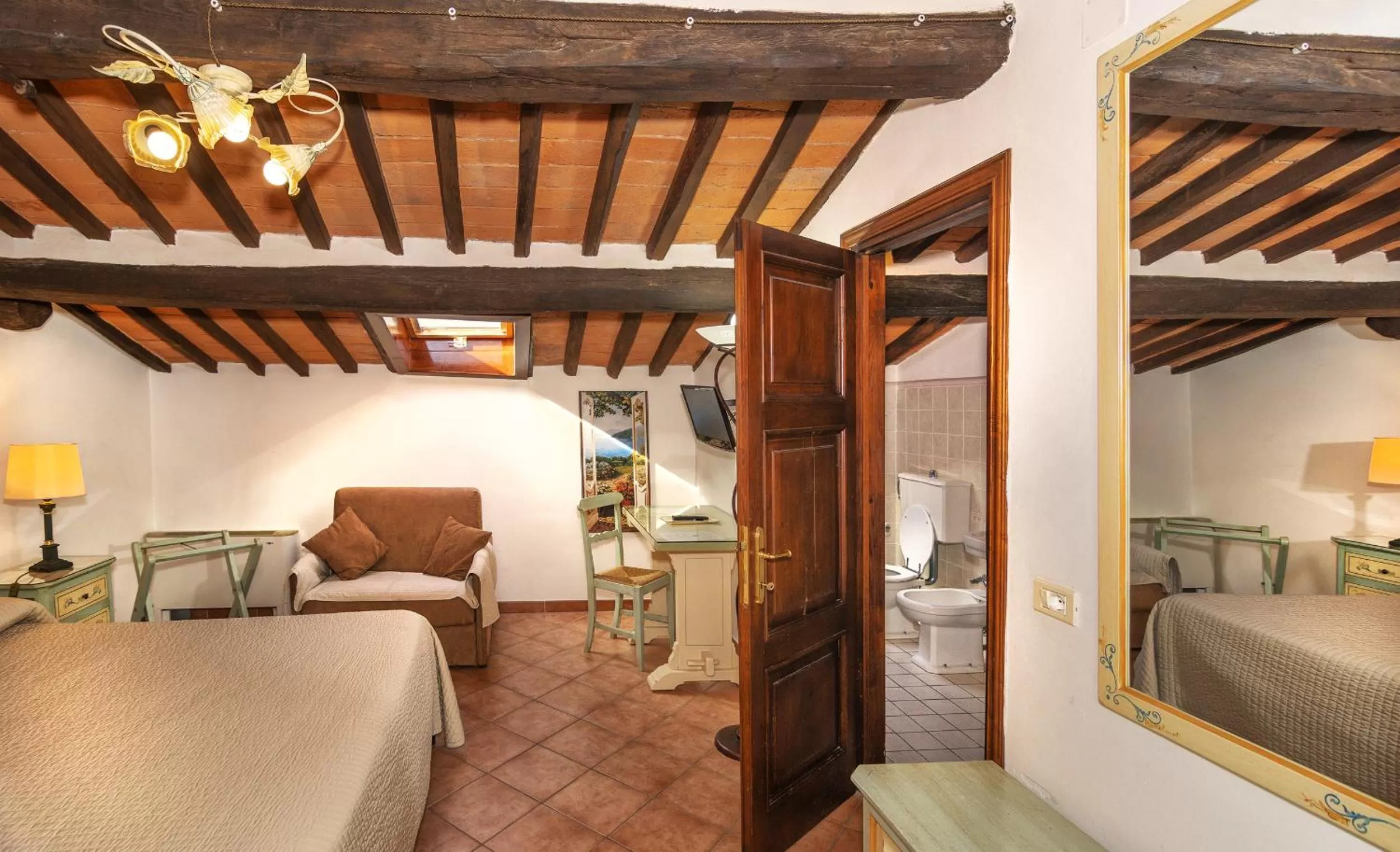 Photo of the whole room, Bed in Hotel Villa Cheli