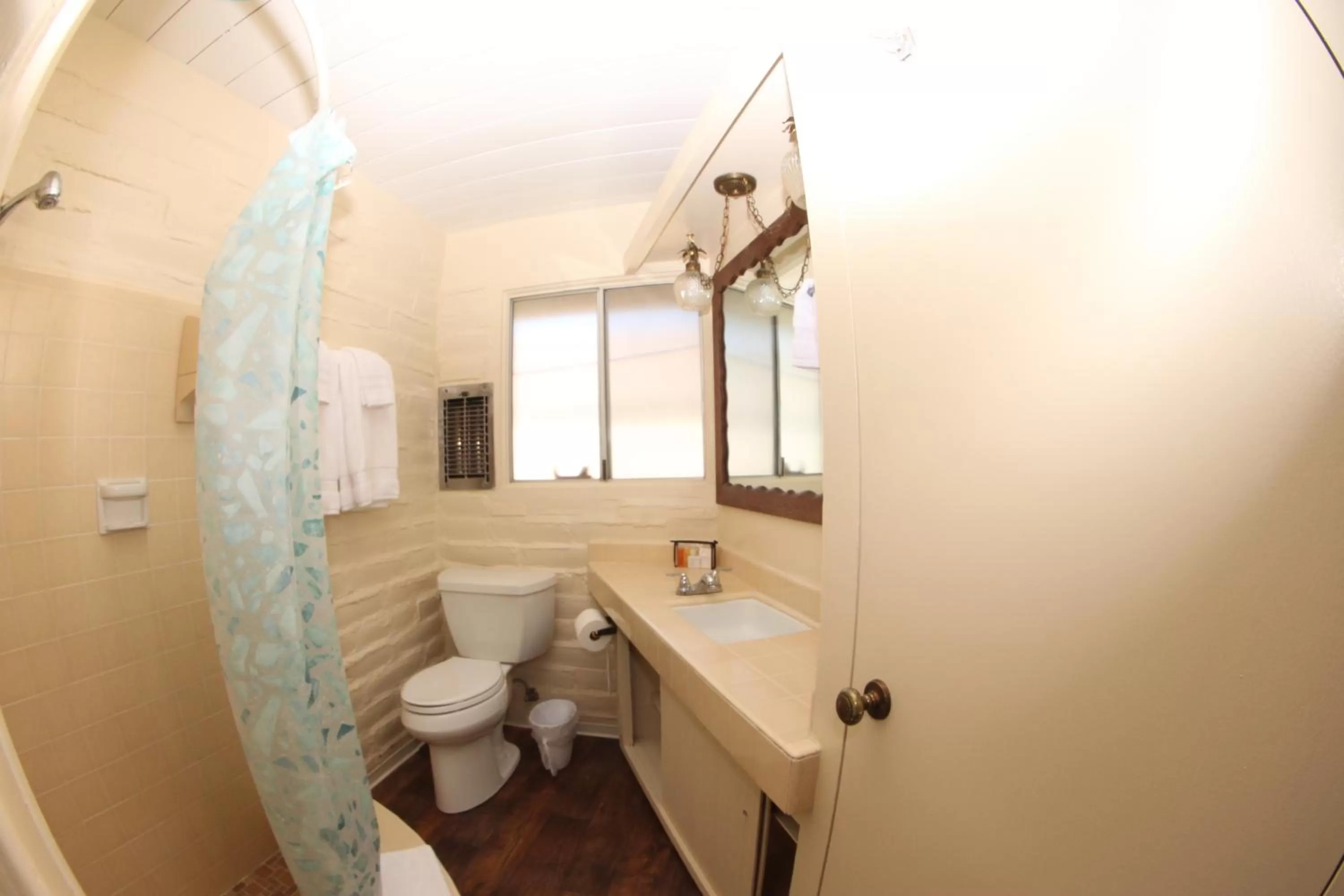 Shower in Little European Lodge